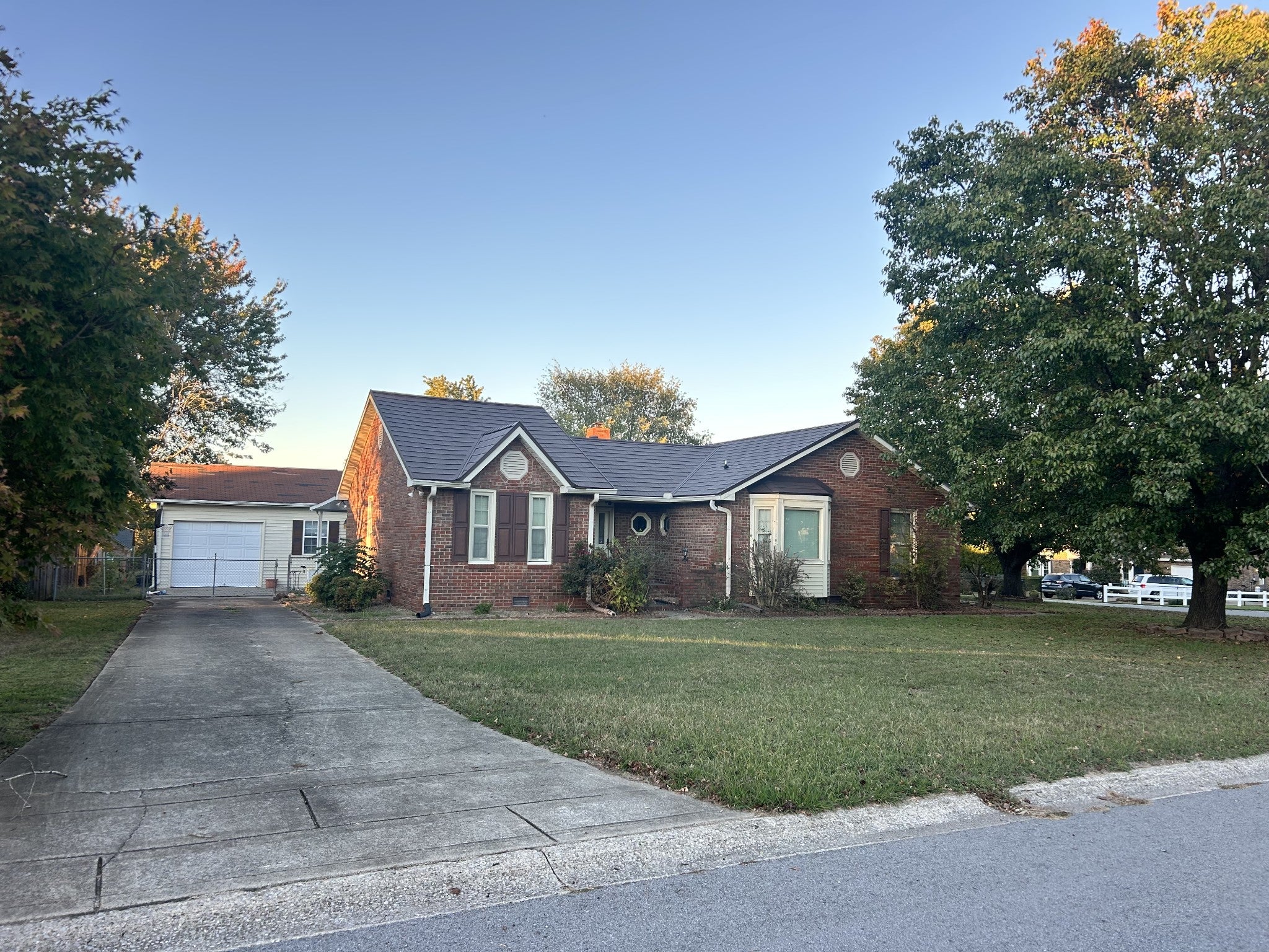 1182 Woodbridge Dr
