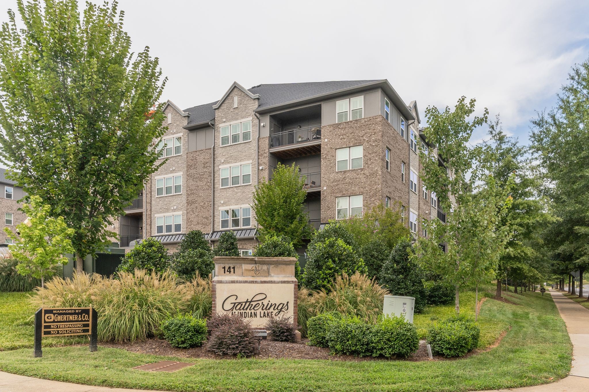 View Hendersonville, TN 37075 condo