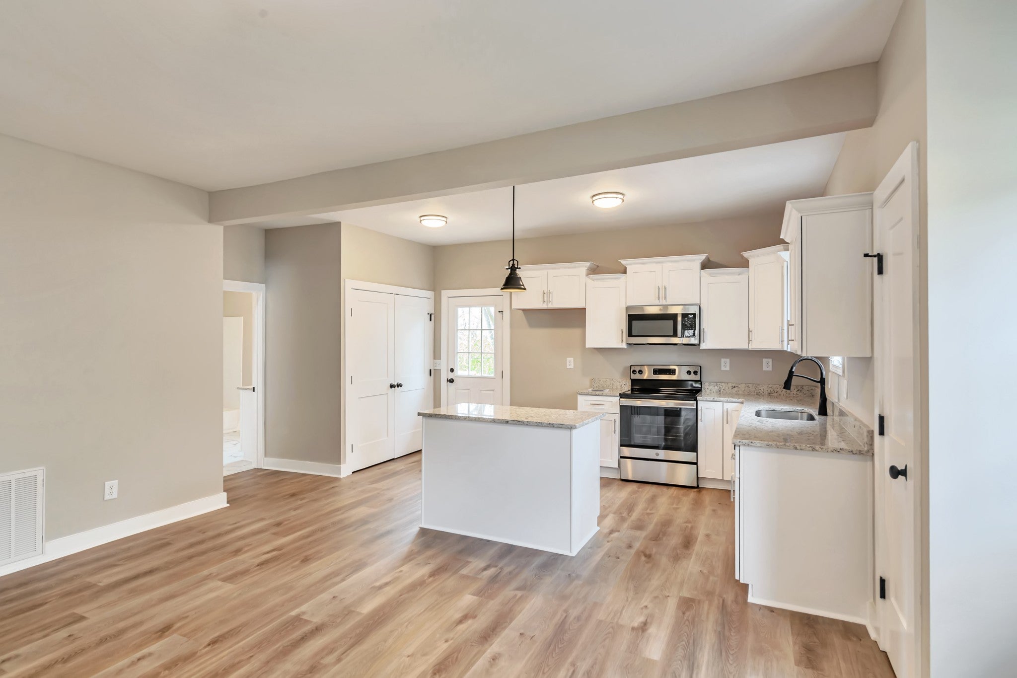 416 Highland Ct