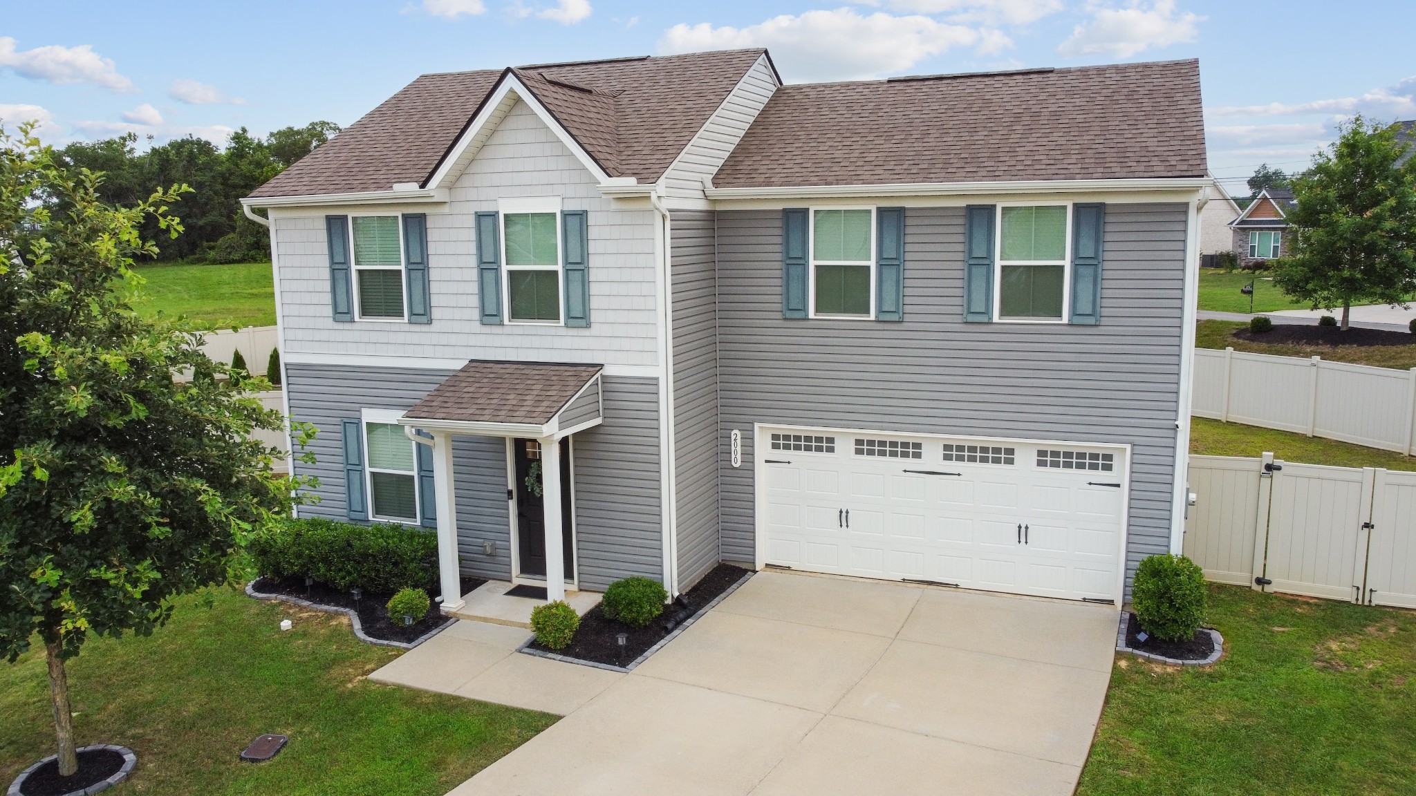 2000 Brokeshire Dr