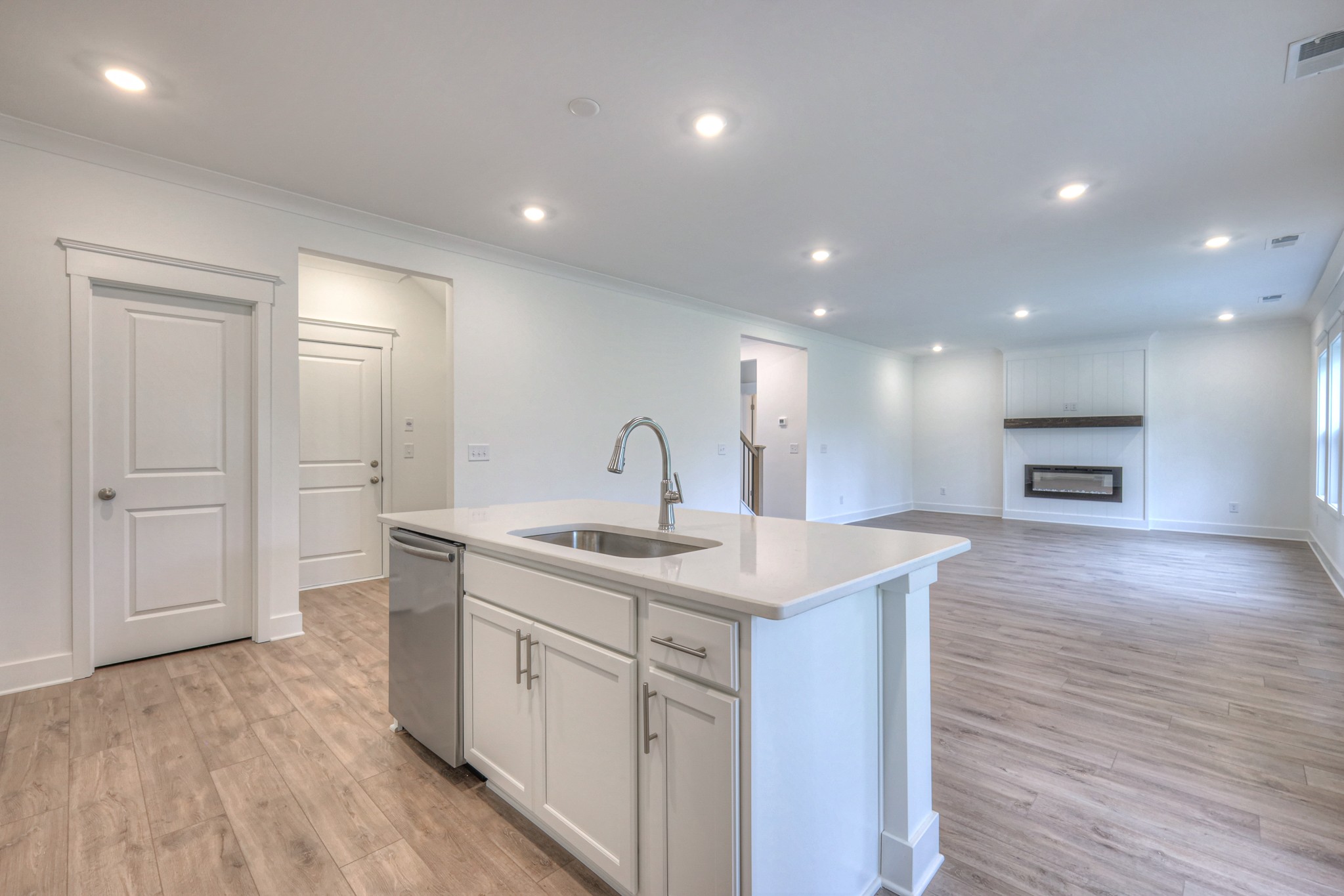 2584 Triple Crown Cir