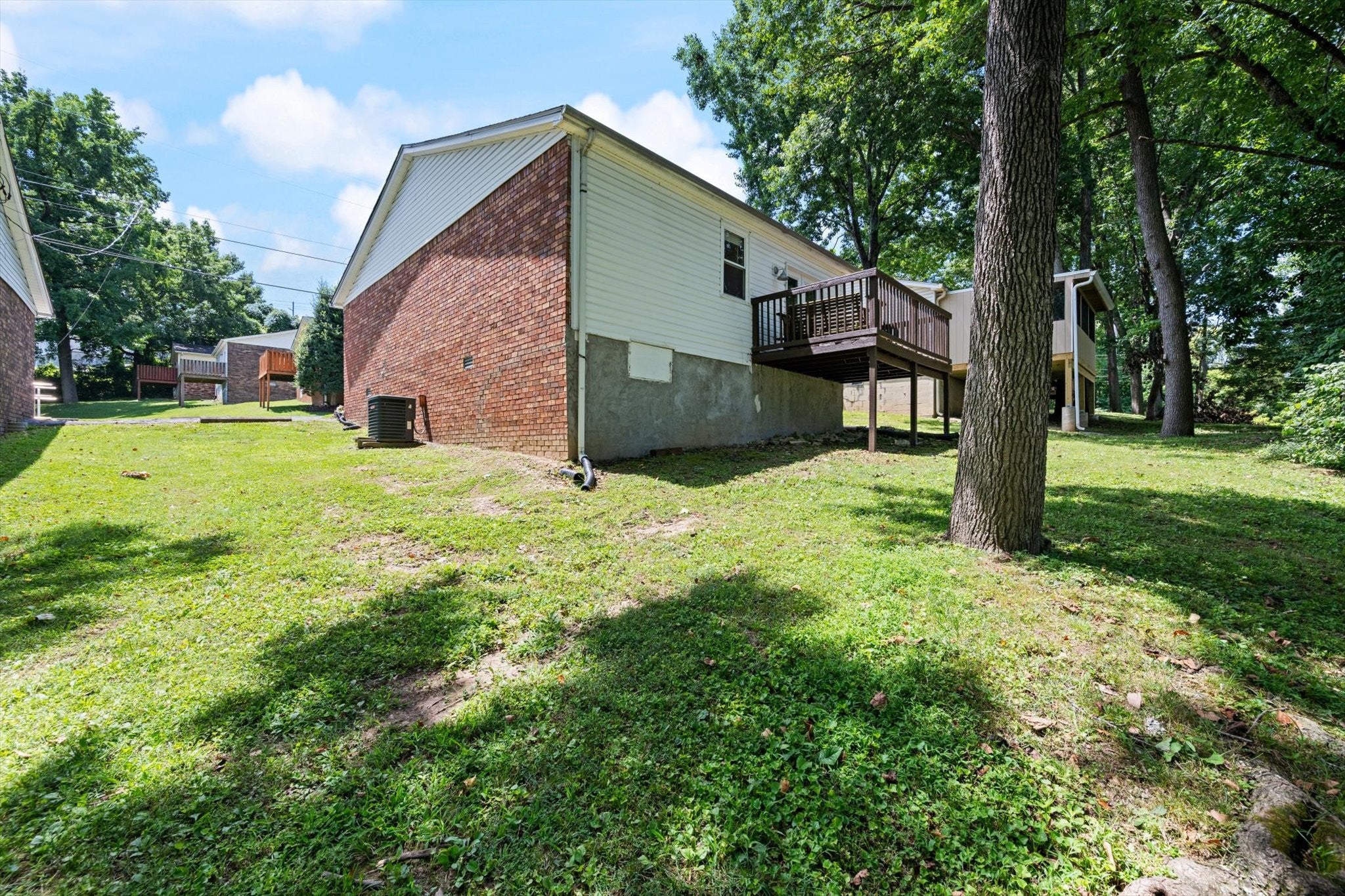 102 Five Oaks Dr