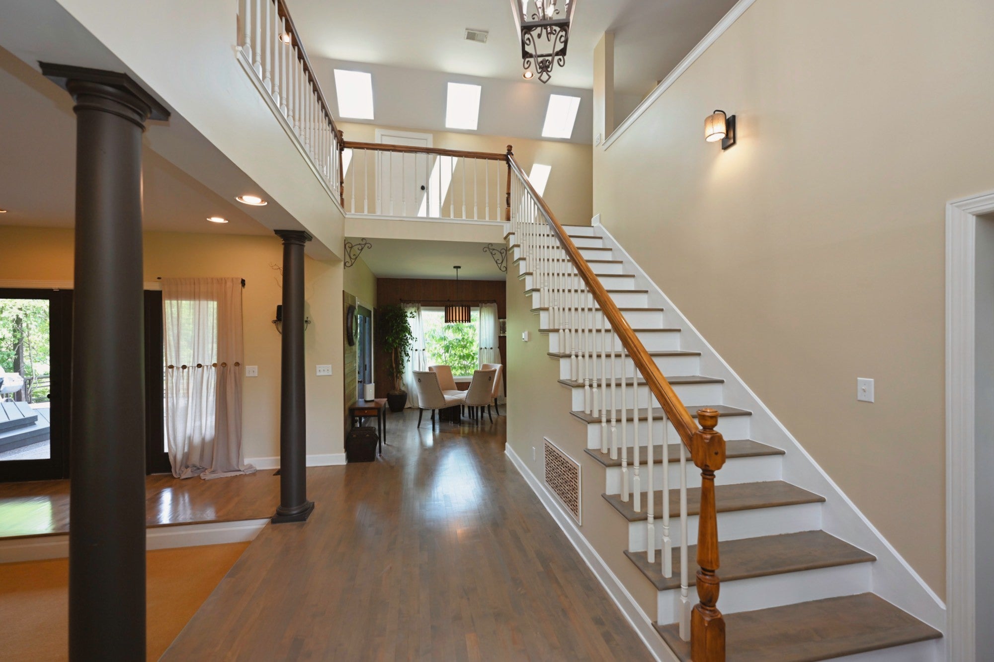 1229 Mount Vernon Ln