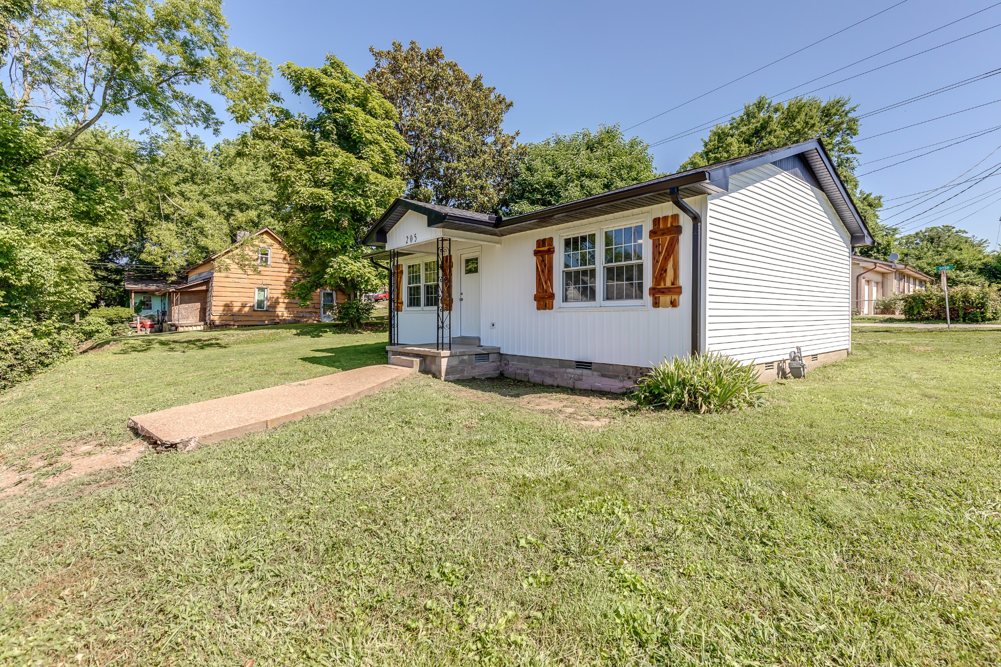 205 Carpenter St