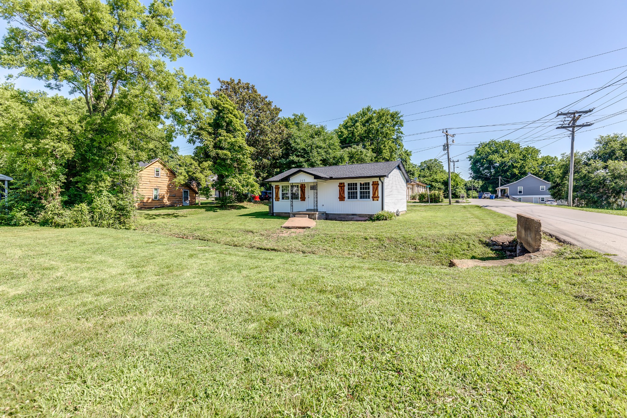 205 Carpenter St