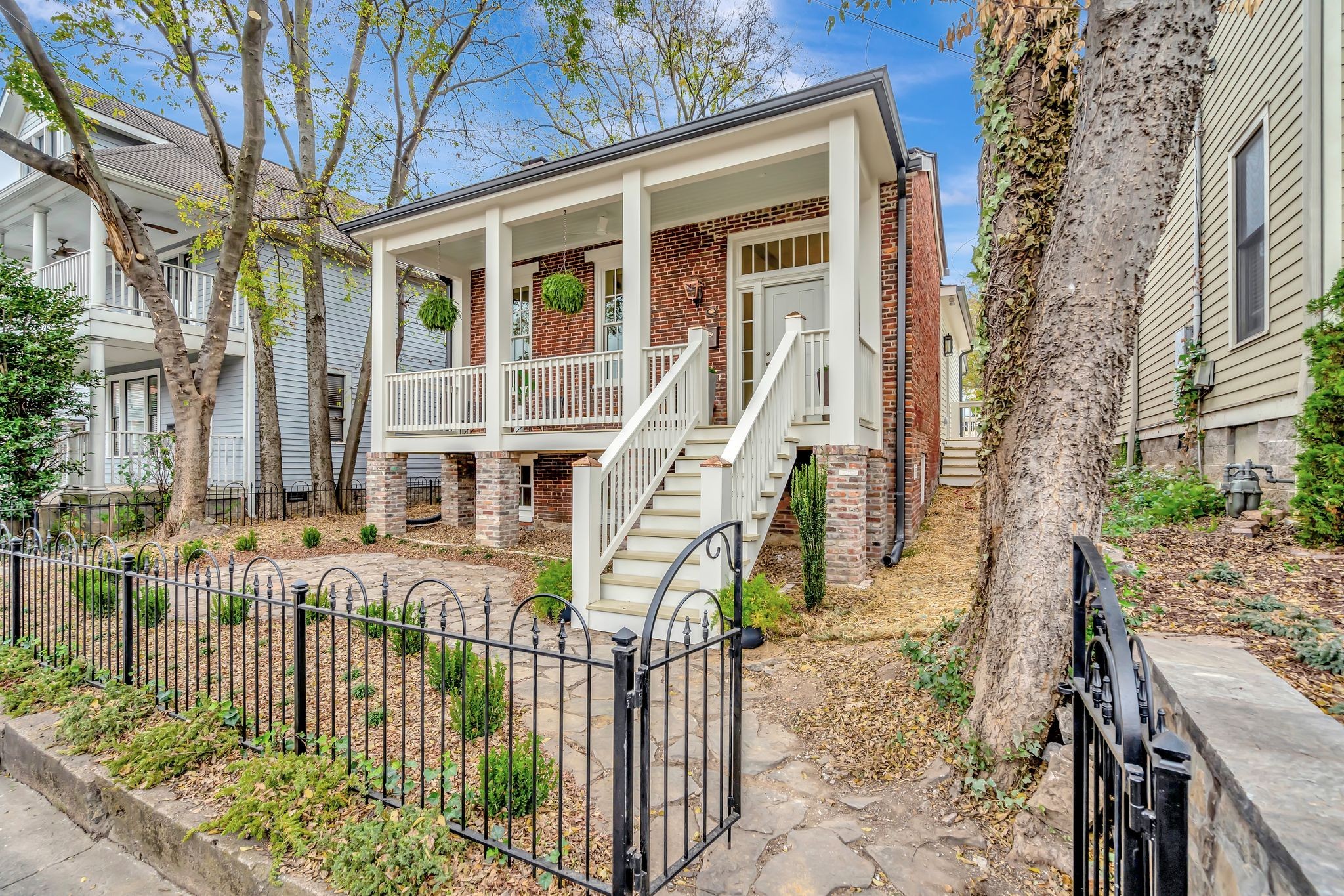 1406 5th Ave N