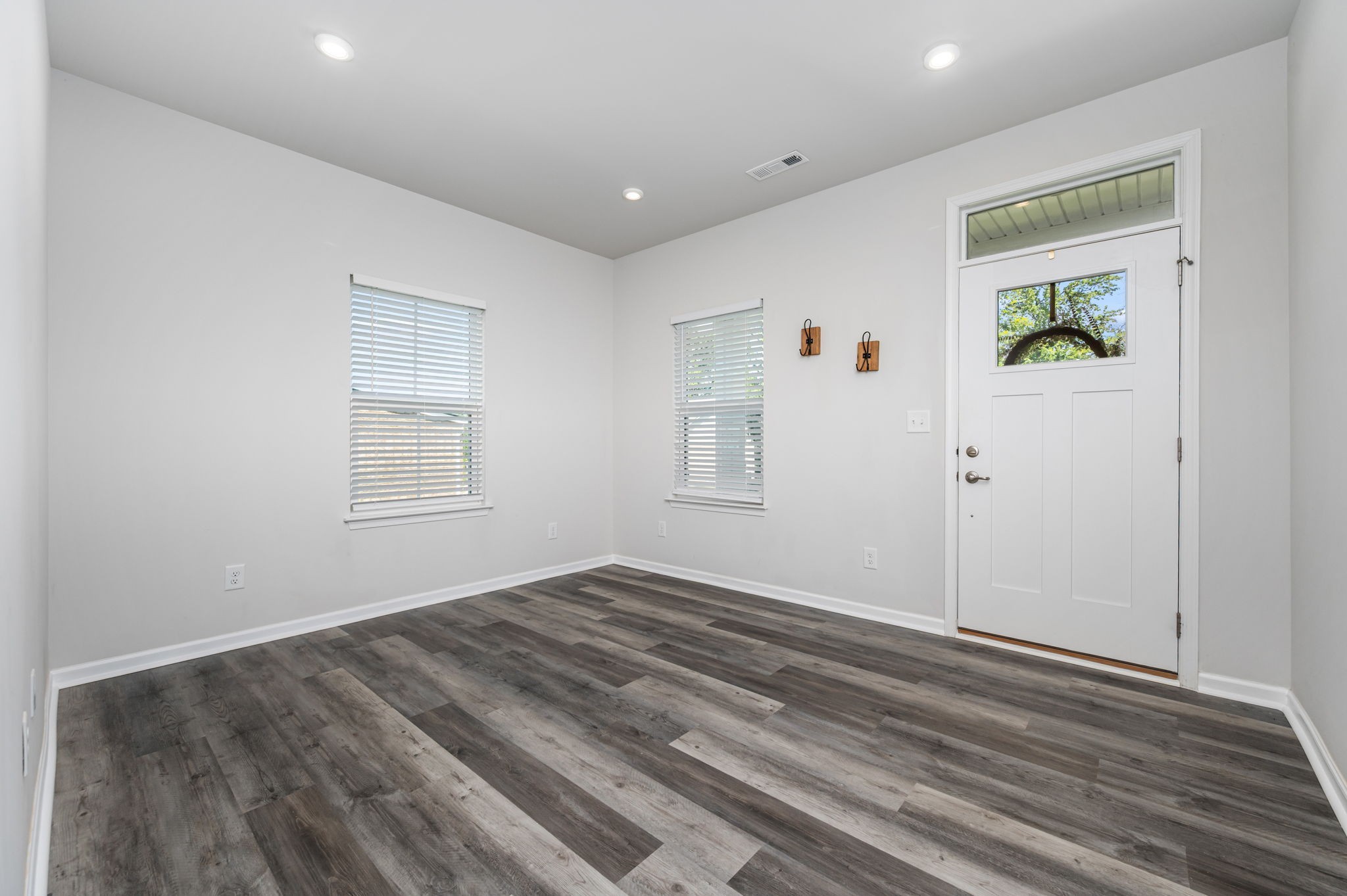 913 Fancher Ln