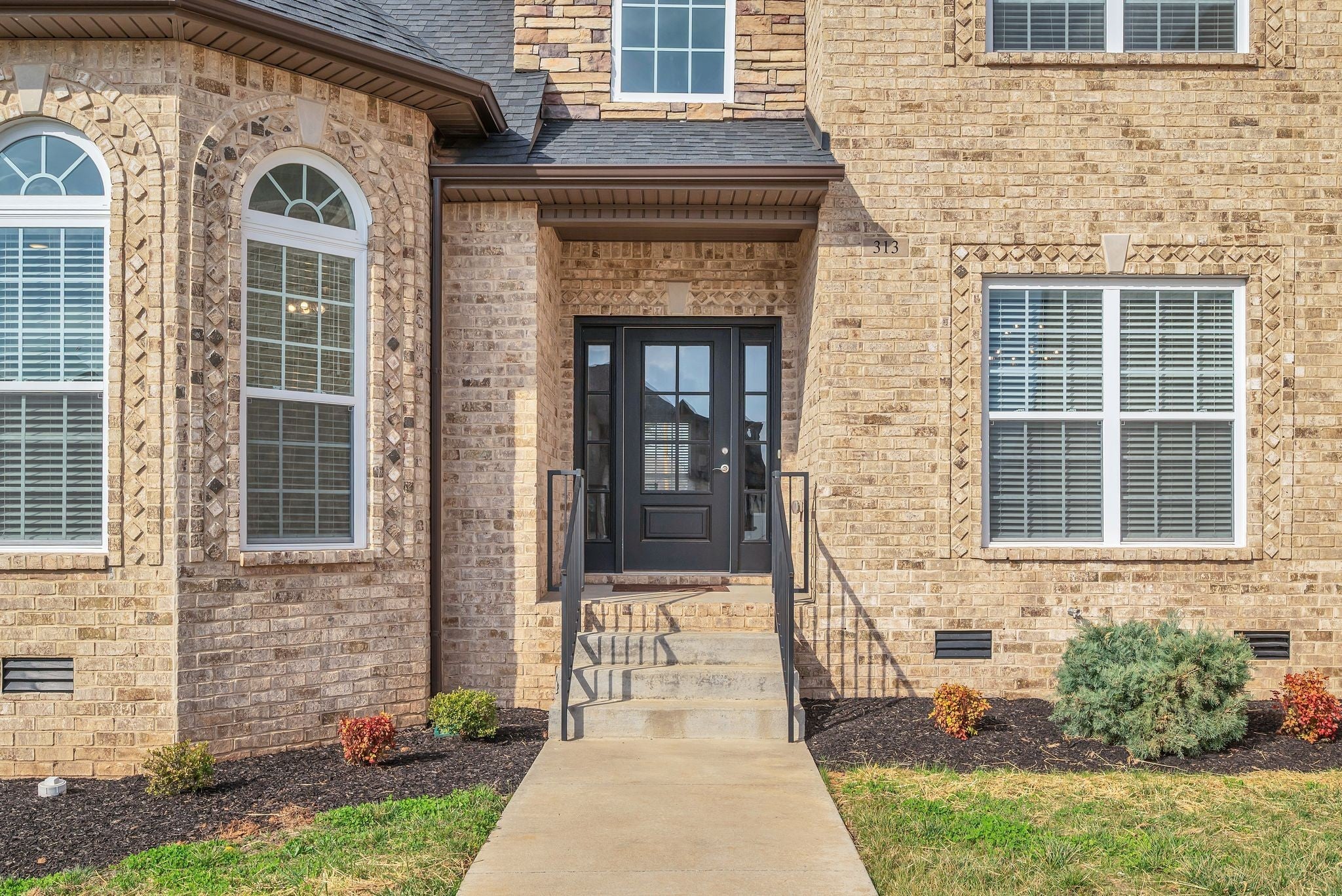 313 Clarabelle Ln