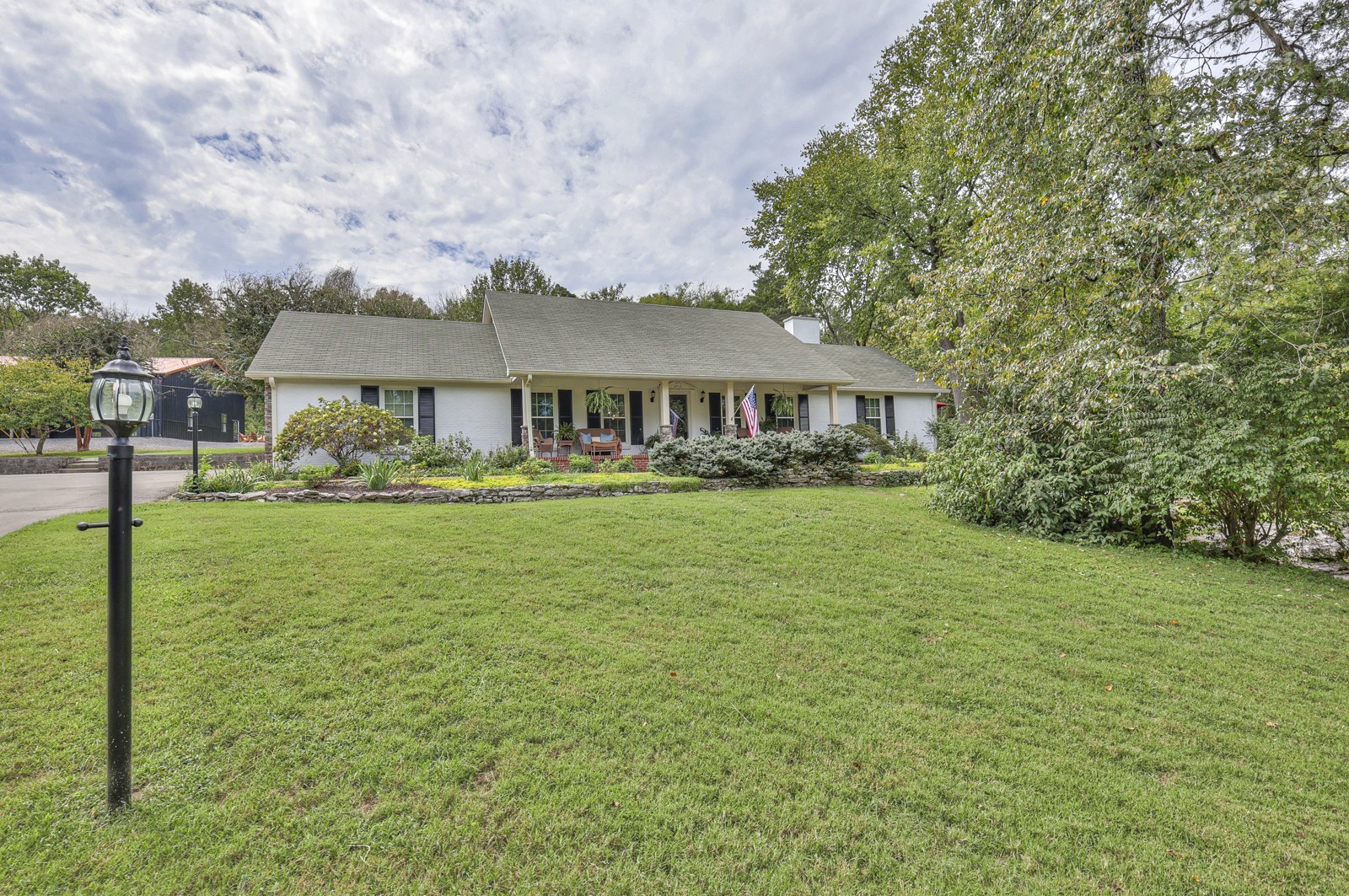 1880 E Compton Rd