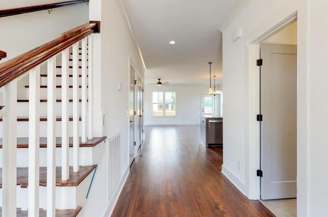413 Eastboro Dr - Photo 3