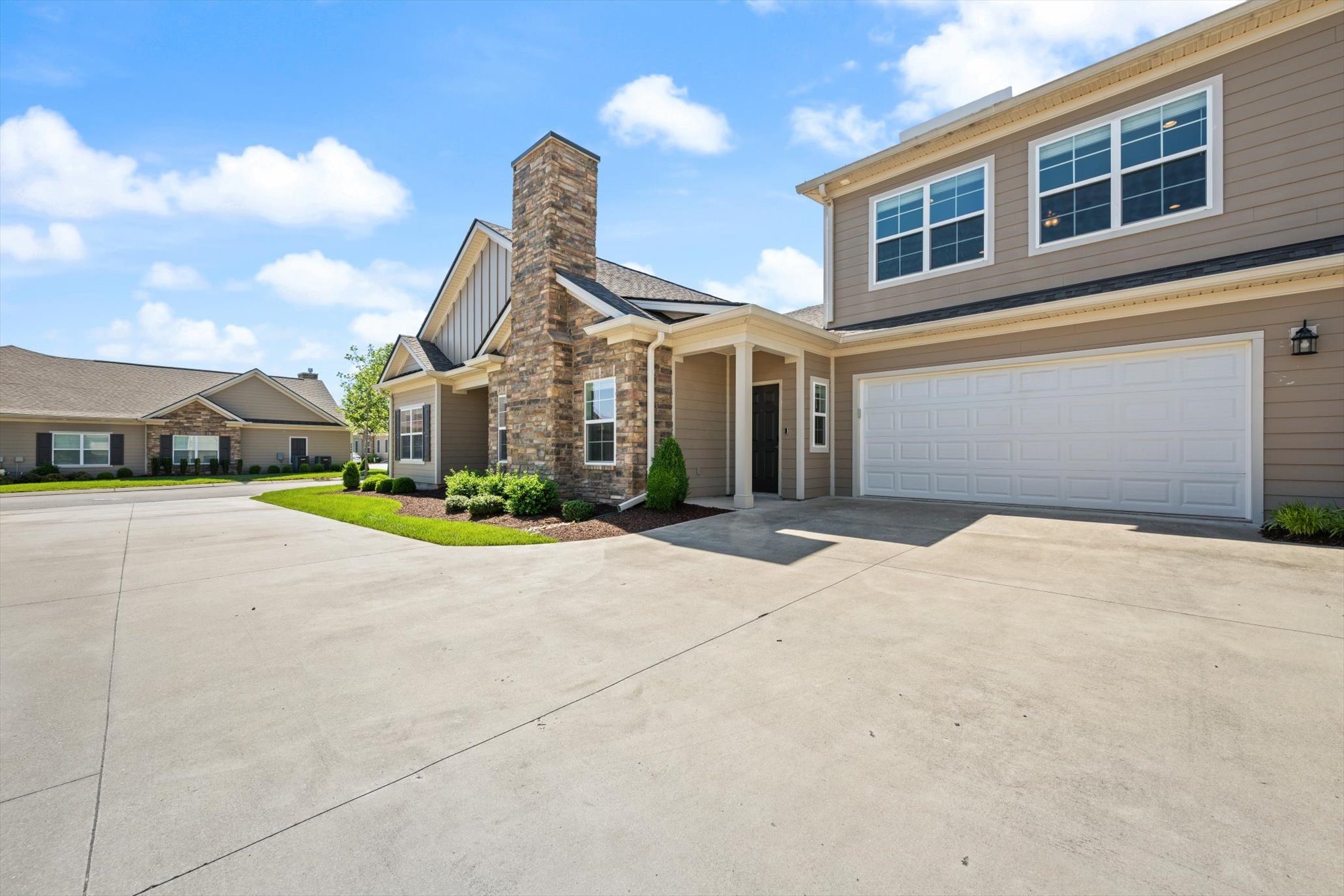 2326 Stonecenter Ln