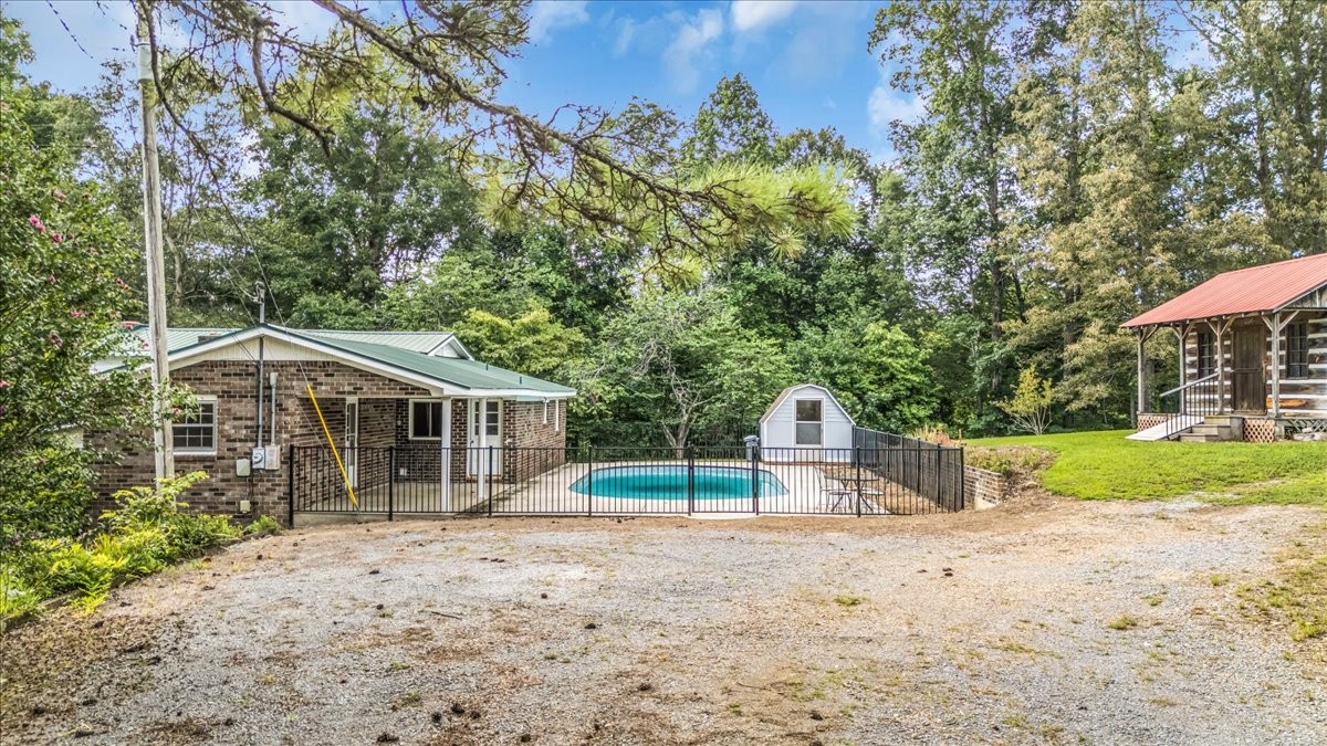 824 Carter Blake Rd