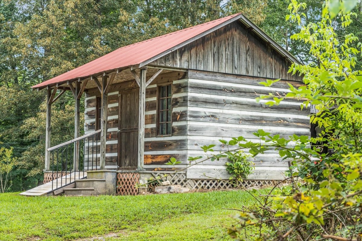 824 Carter Blake Rd