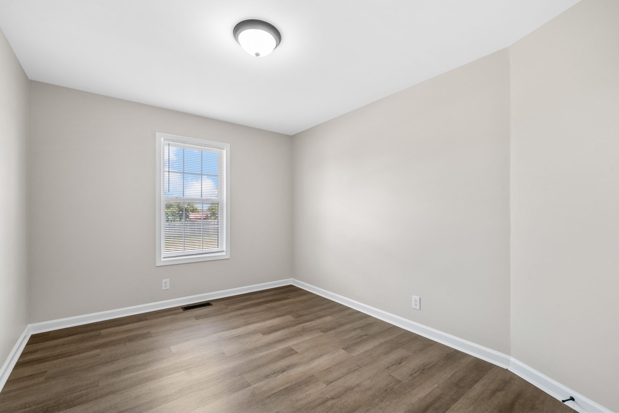 Oak Grove, Kentucky 42262, United States, 3 Bedrooms Bedrooms, ,2 BathroomsBathrooms,Residential,Pending,198628