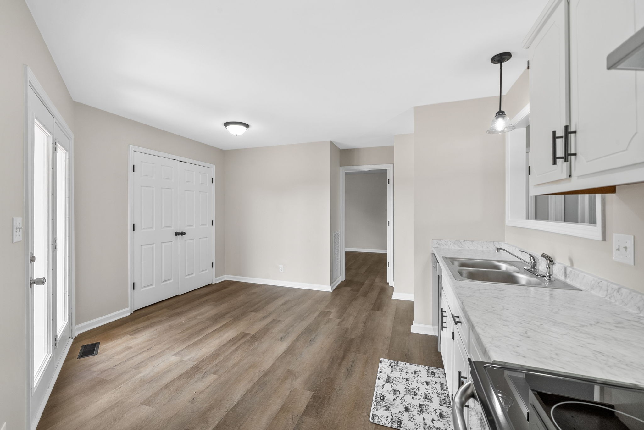 Oak Grove, Kentucky 42262, United States, 3 Bedrooms Bedrooms, ,2 BathroomsBathrooms,Residential,Pending,198628