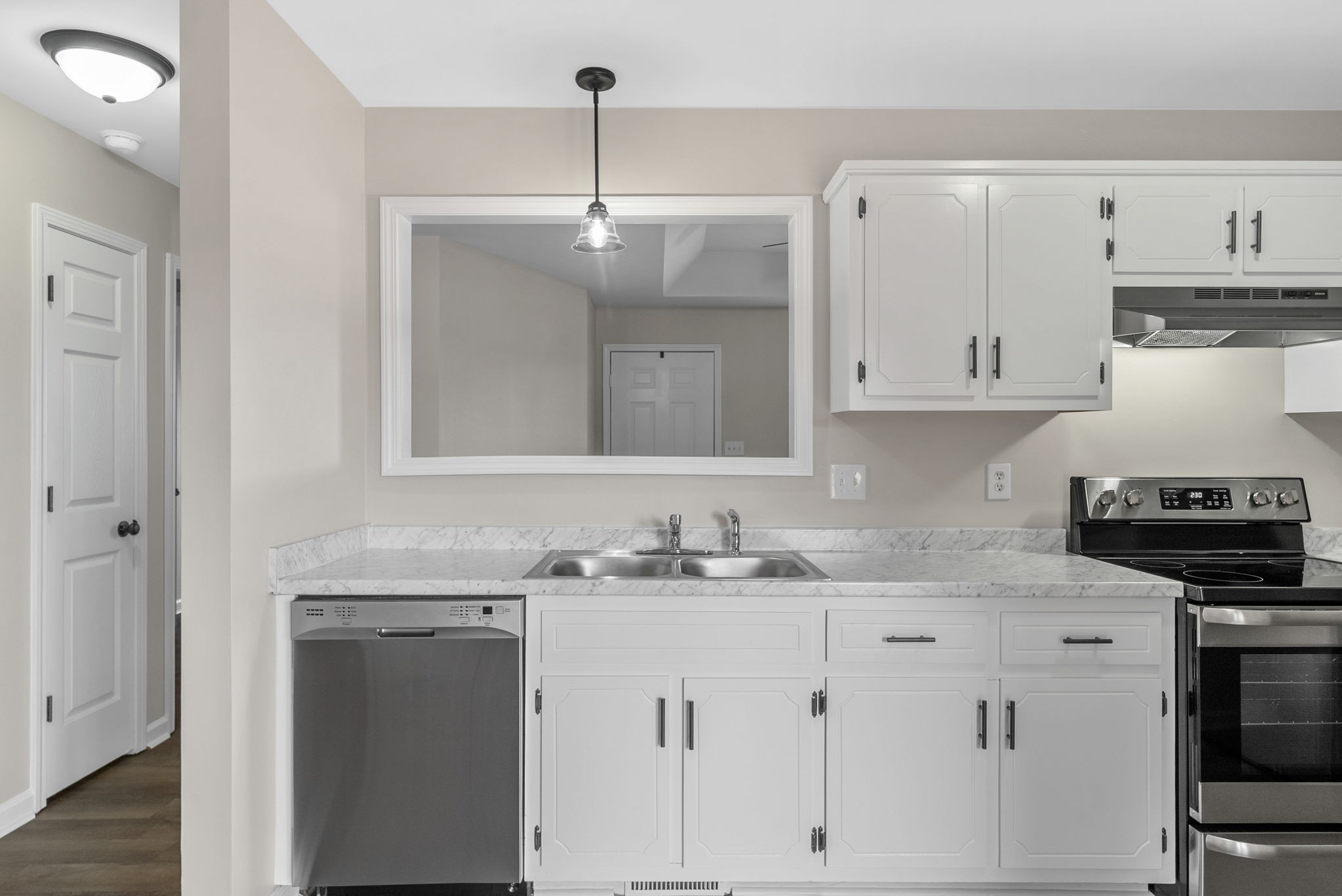 Oak Grove, Kentucky 42262, United States, 3 Bedrooms Bedrooms, ,2 BathroomsBathrooms,Residential,Pending,198628