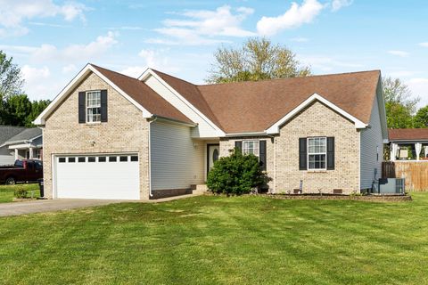 3989 Castle Bar Clarksville TN 37040