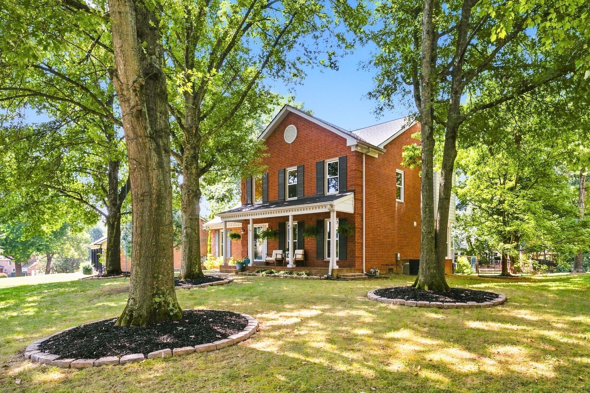 5625 Hearthstone Ln