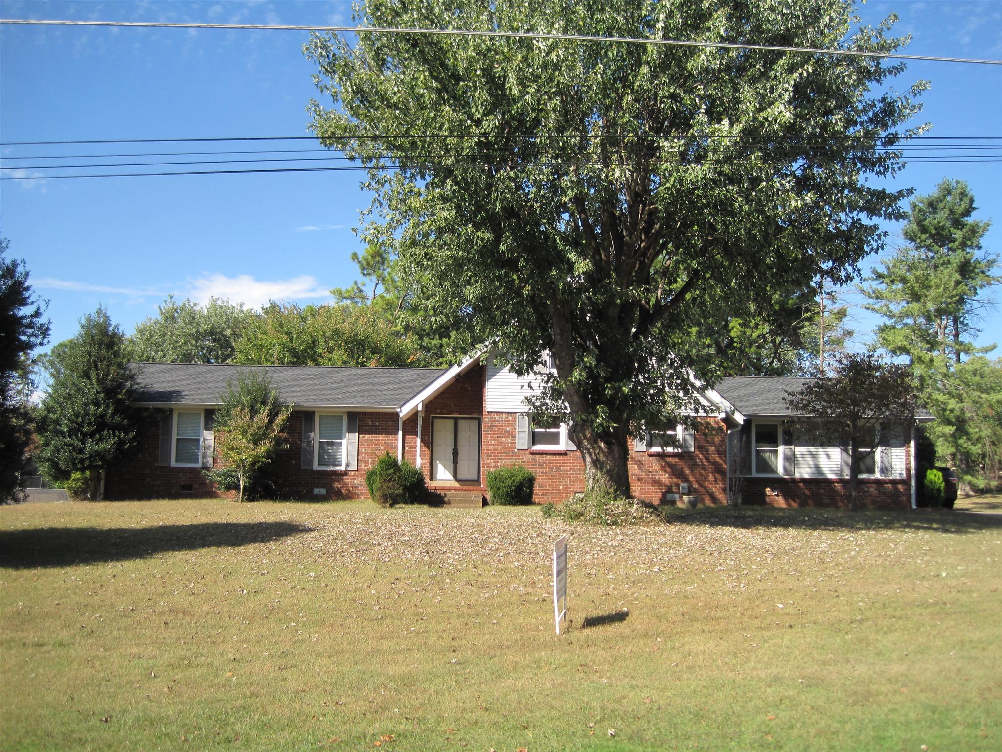 Welcome Home to 119 Meadow Lake Dr