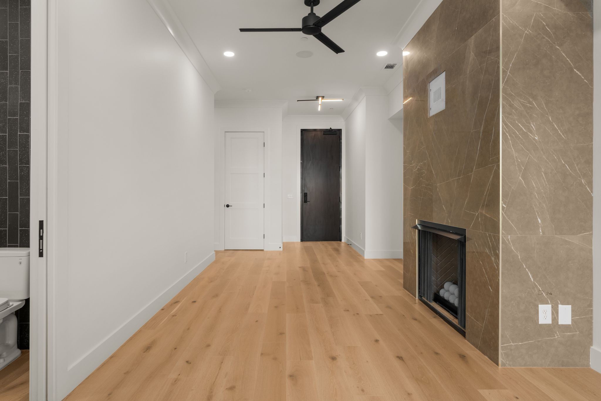 95 Leonard Ave 6