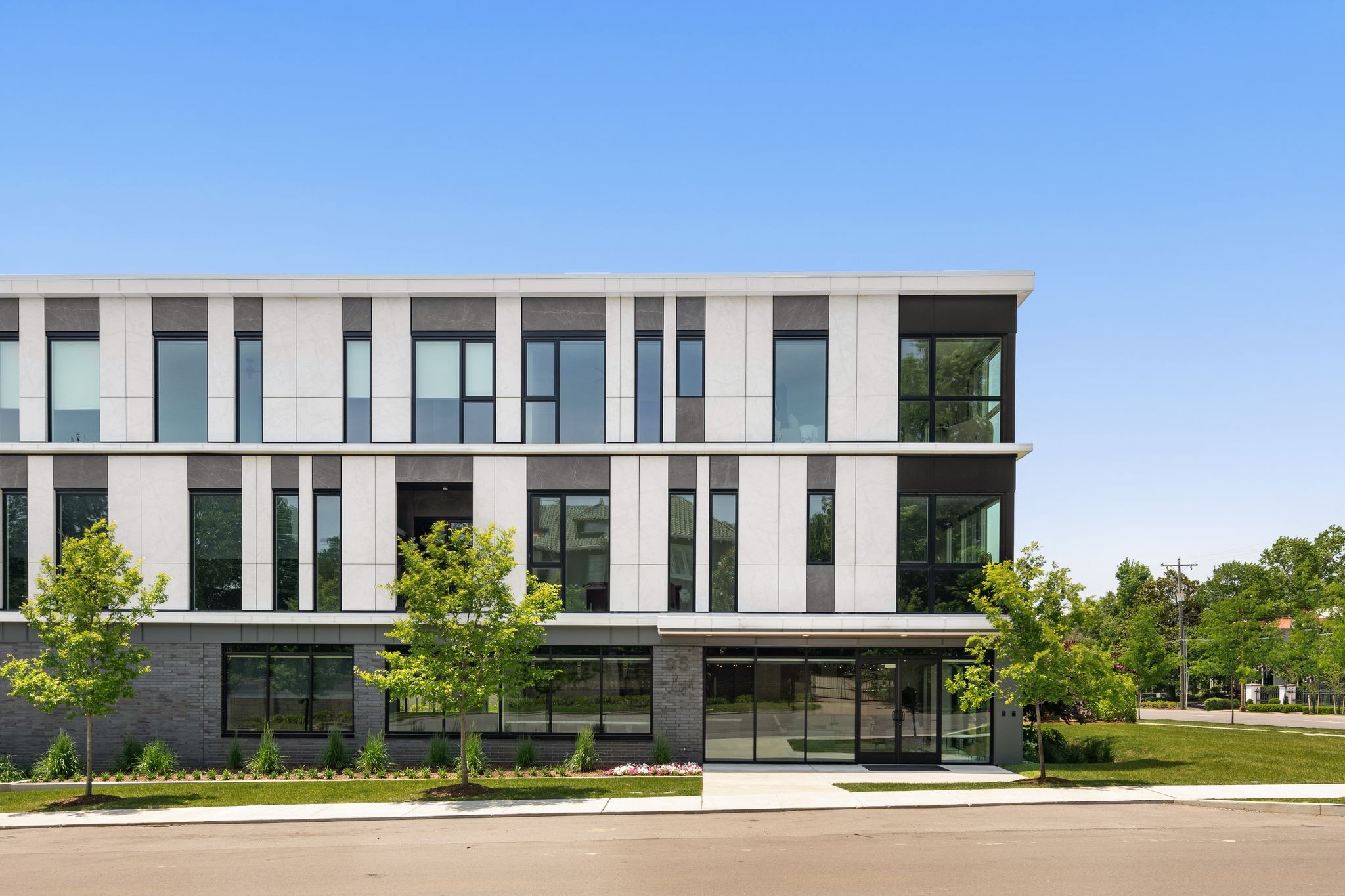 95 Leonard Ave 6