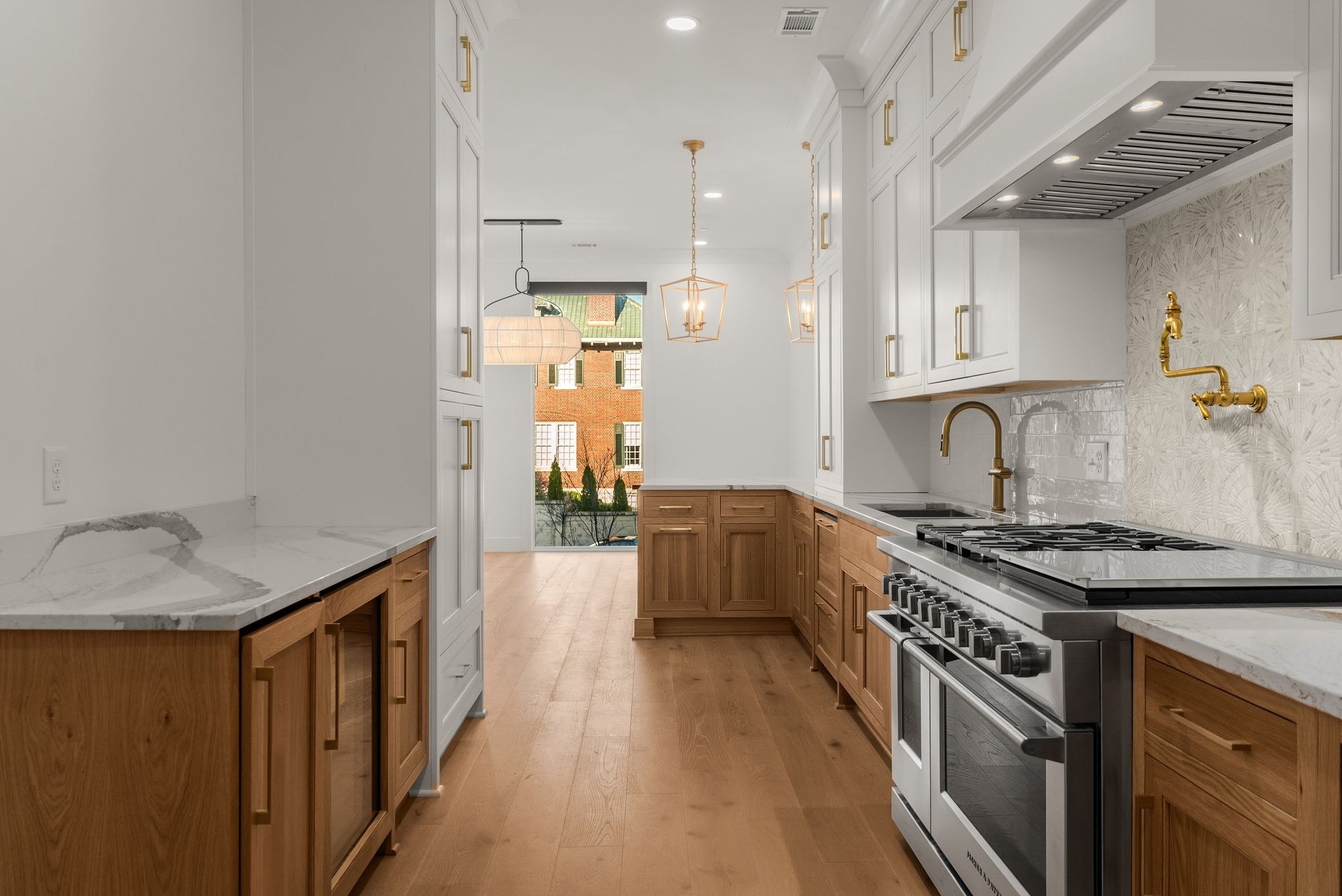 95 Leonard Ave 6