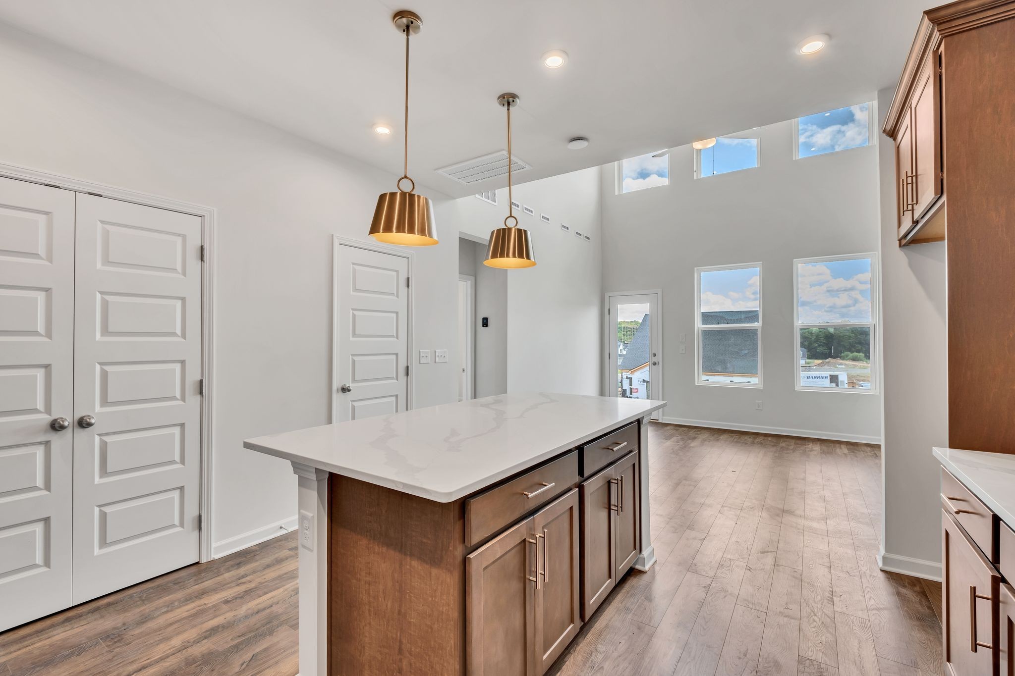 634 Club View Way