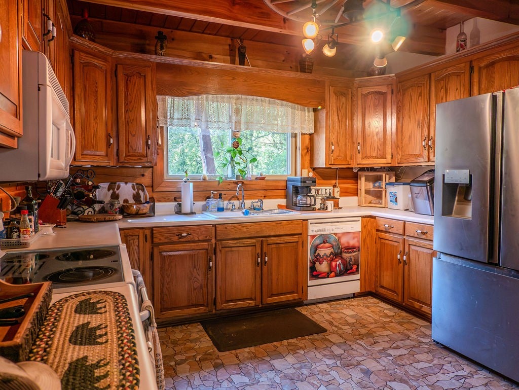 598 County Road 405