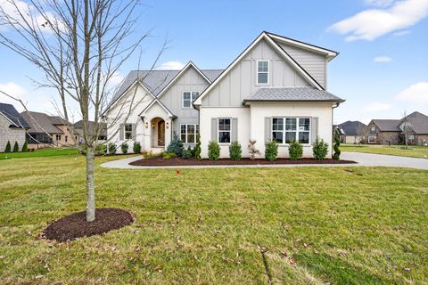 1005 Stone Creek Ln #220 Lebanon TN 37087