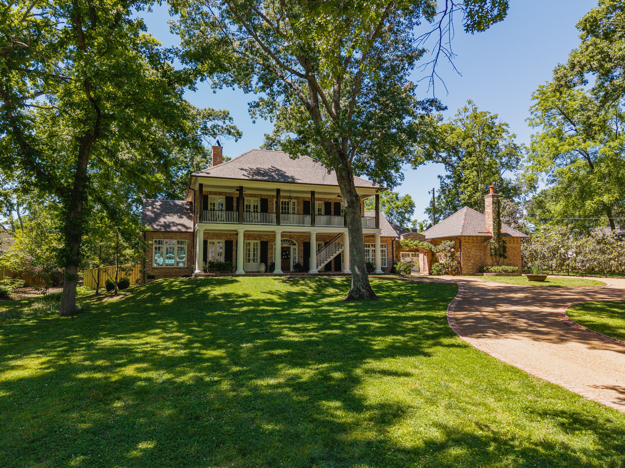 6108 Robin Hill Rd