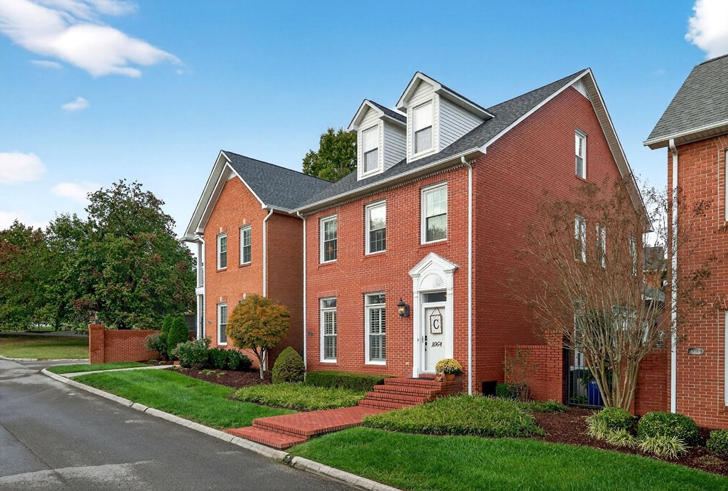 1064 Sugarhill Pl