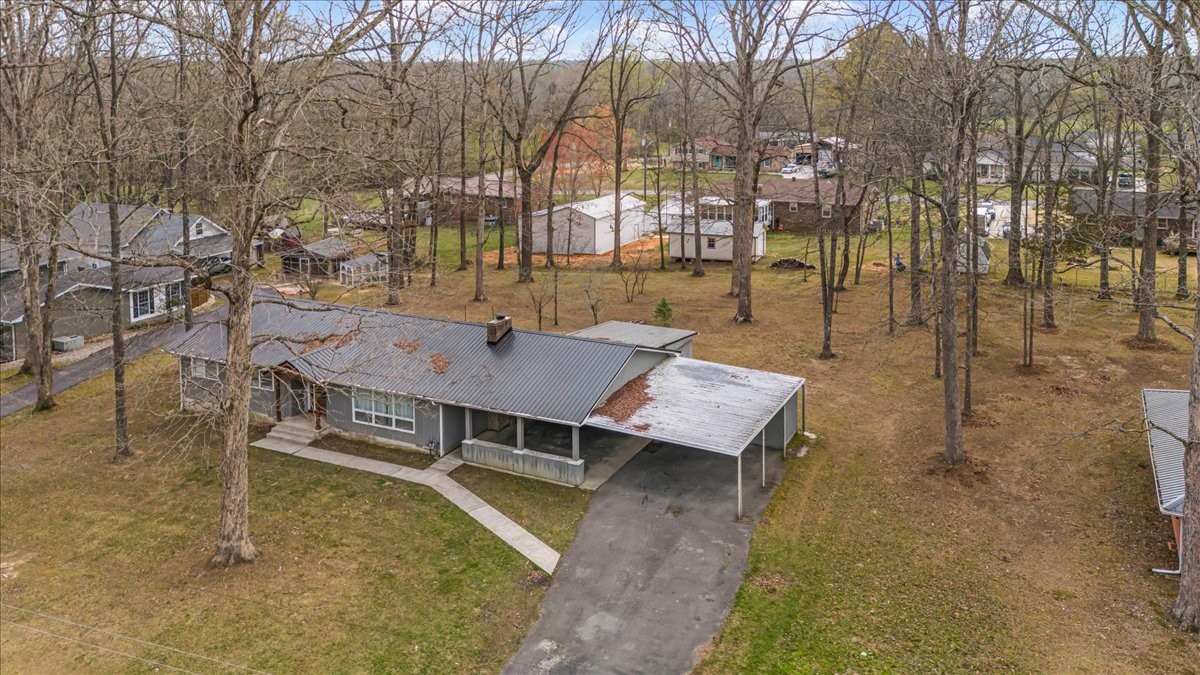 208 Dogwood Dr