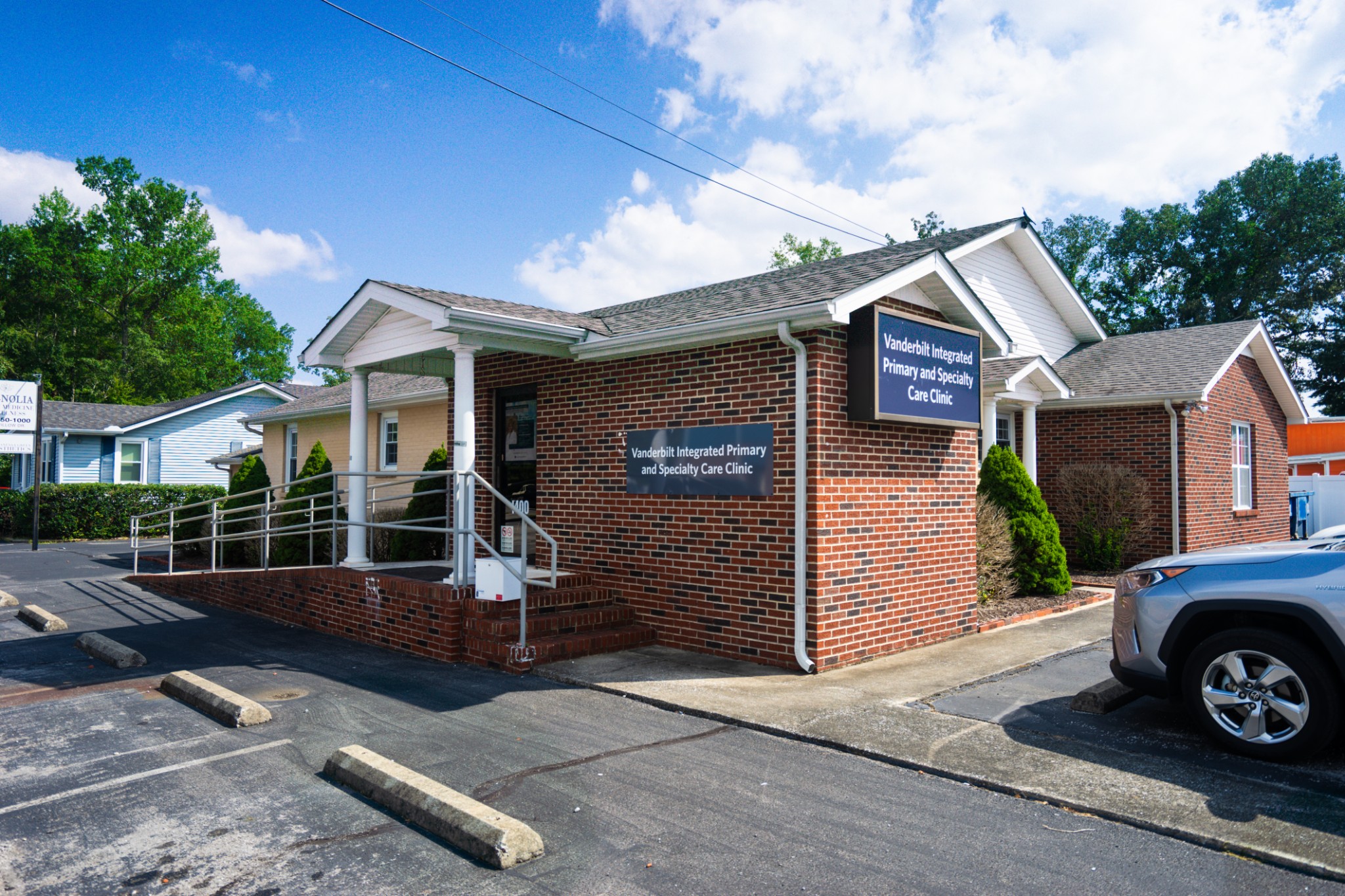 1400 Willow Dr