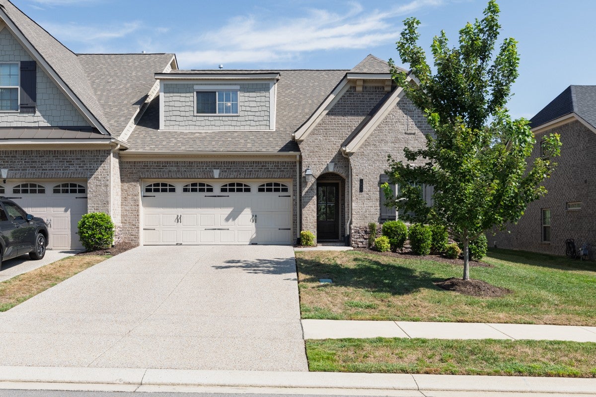 1048 Callaway Dr
