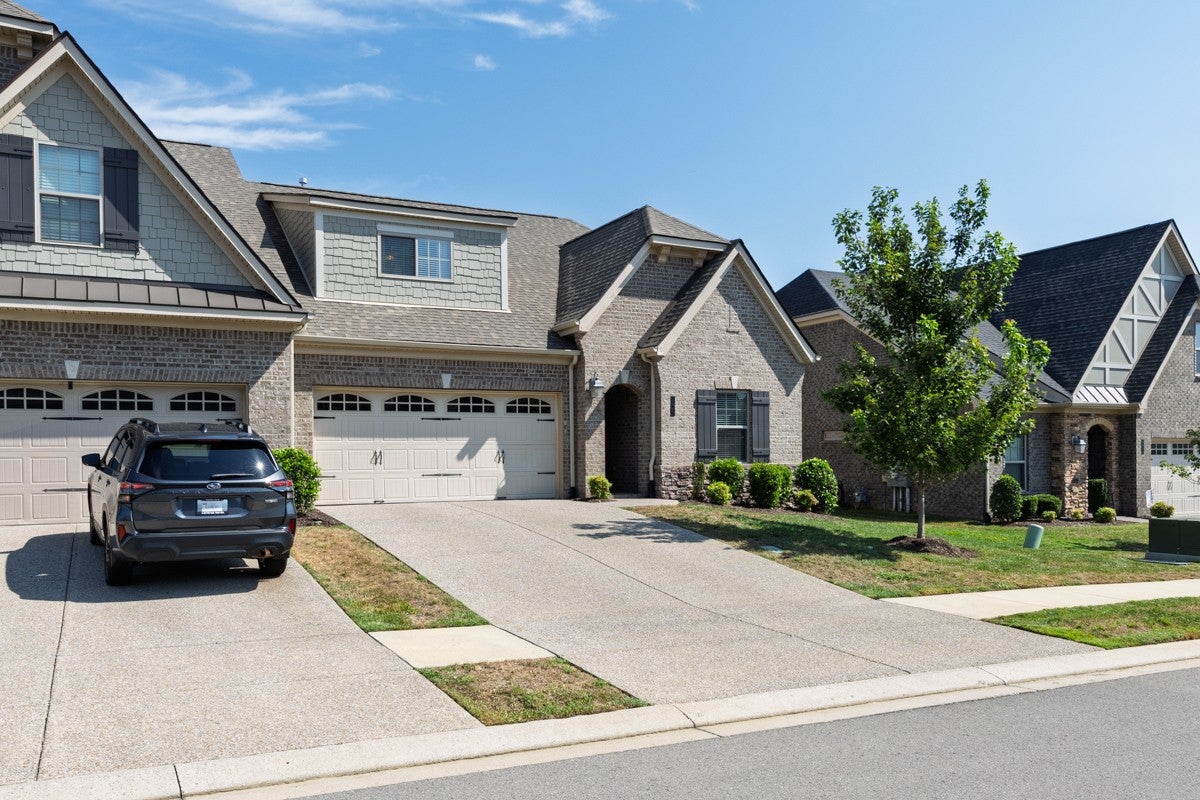 1048 Callaway Dr