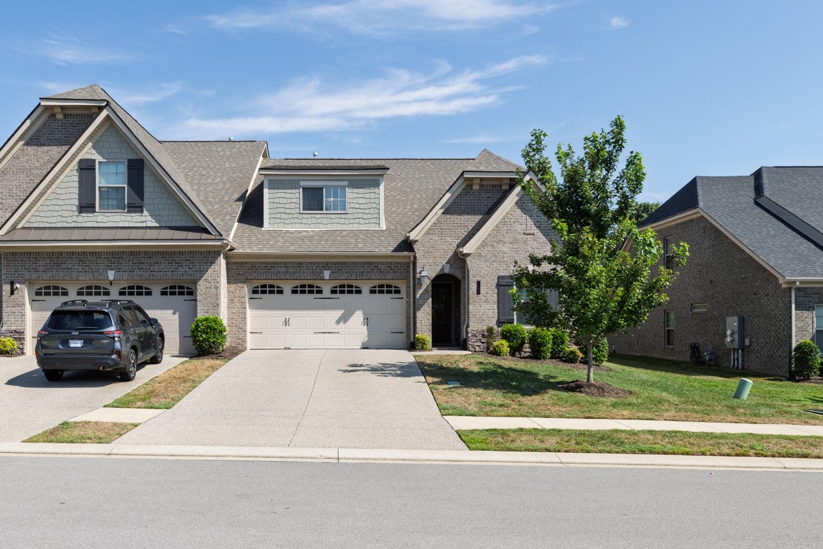 1048 Callaway Dr