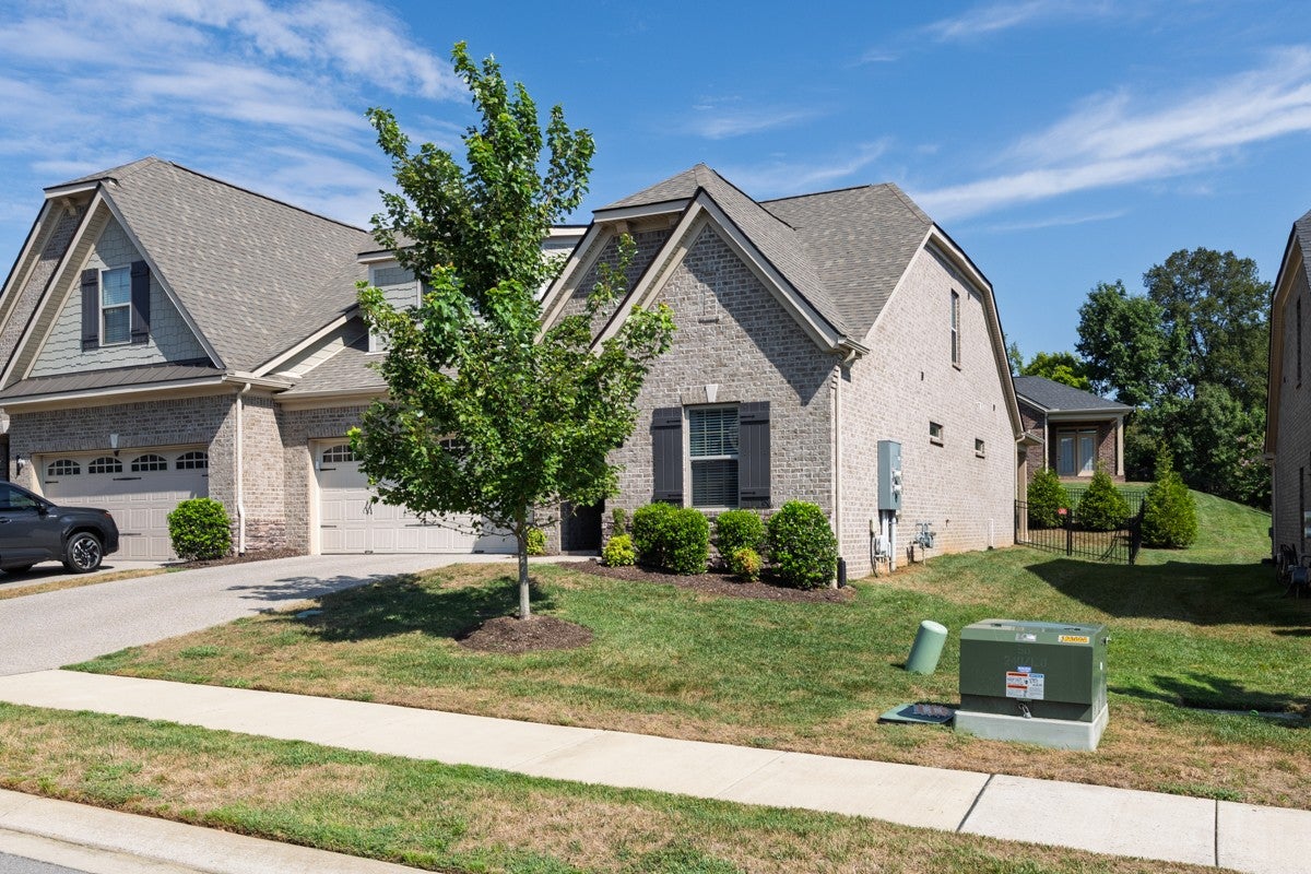 1048 Callaway Dr