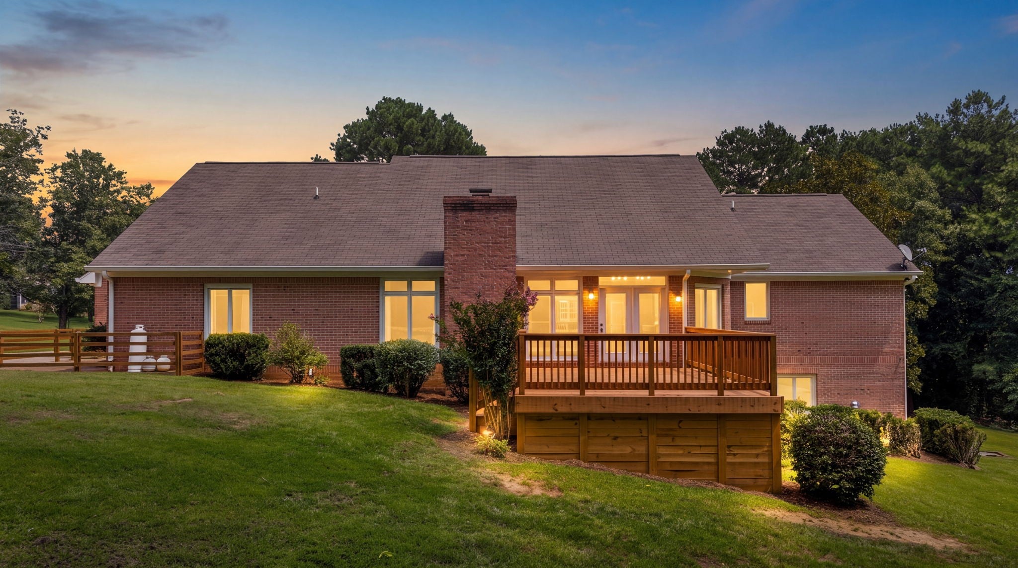 497 Cobblestone Creek Rd NW
