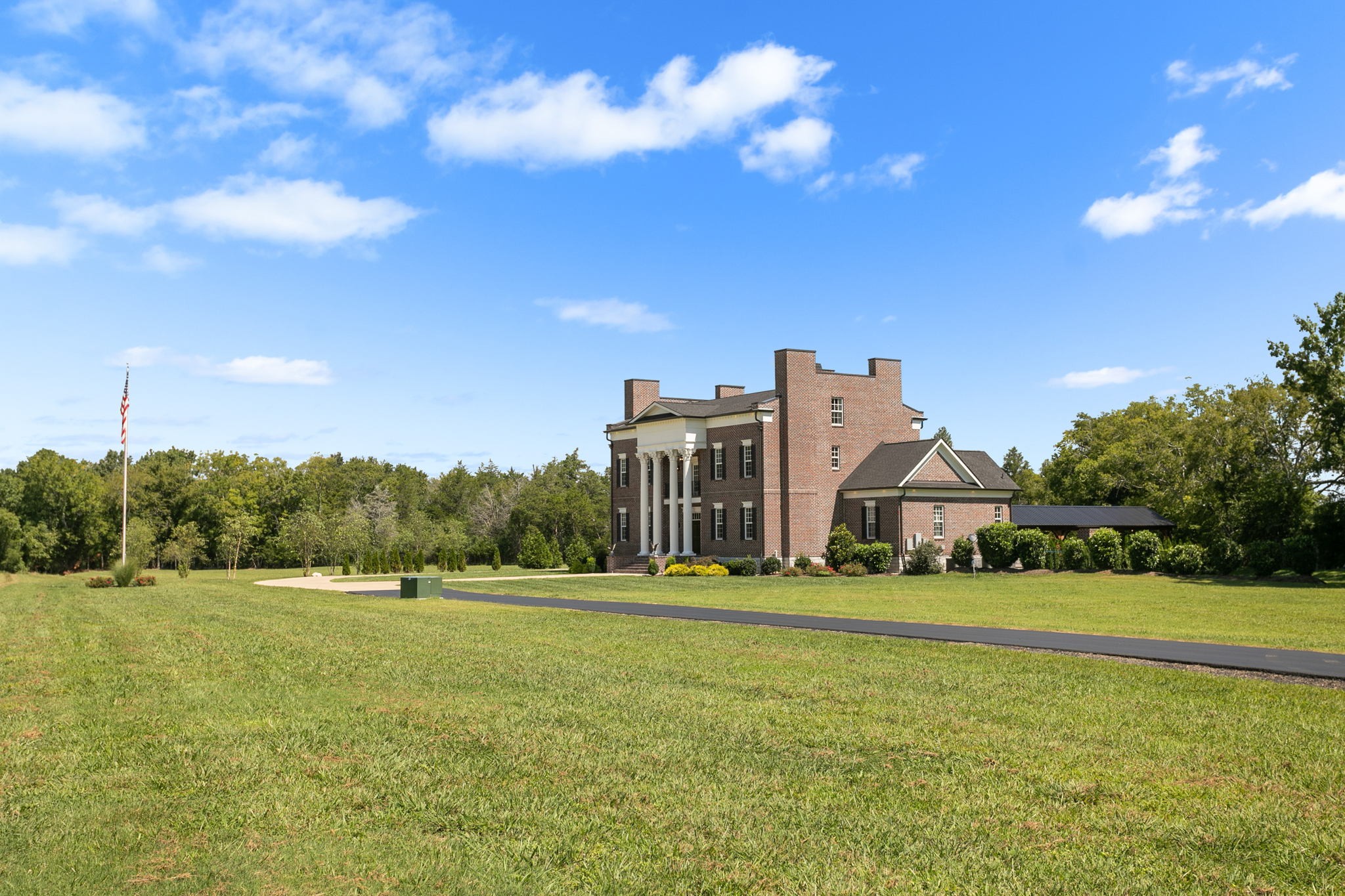 1487 Highway 41A S