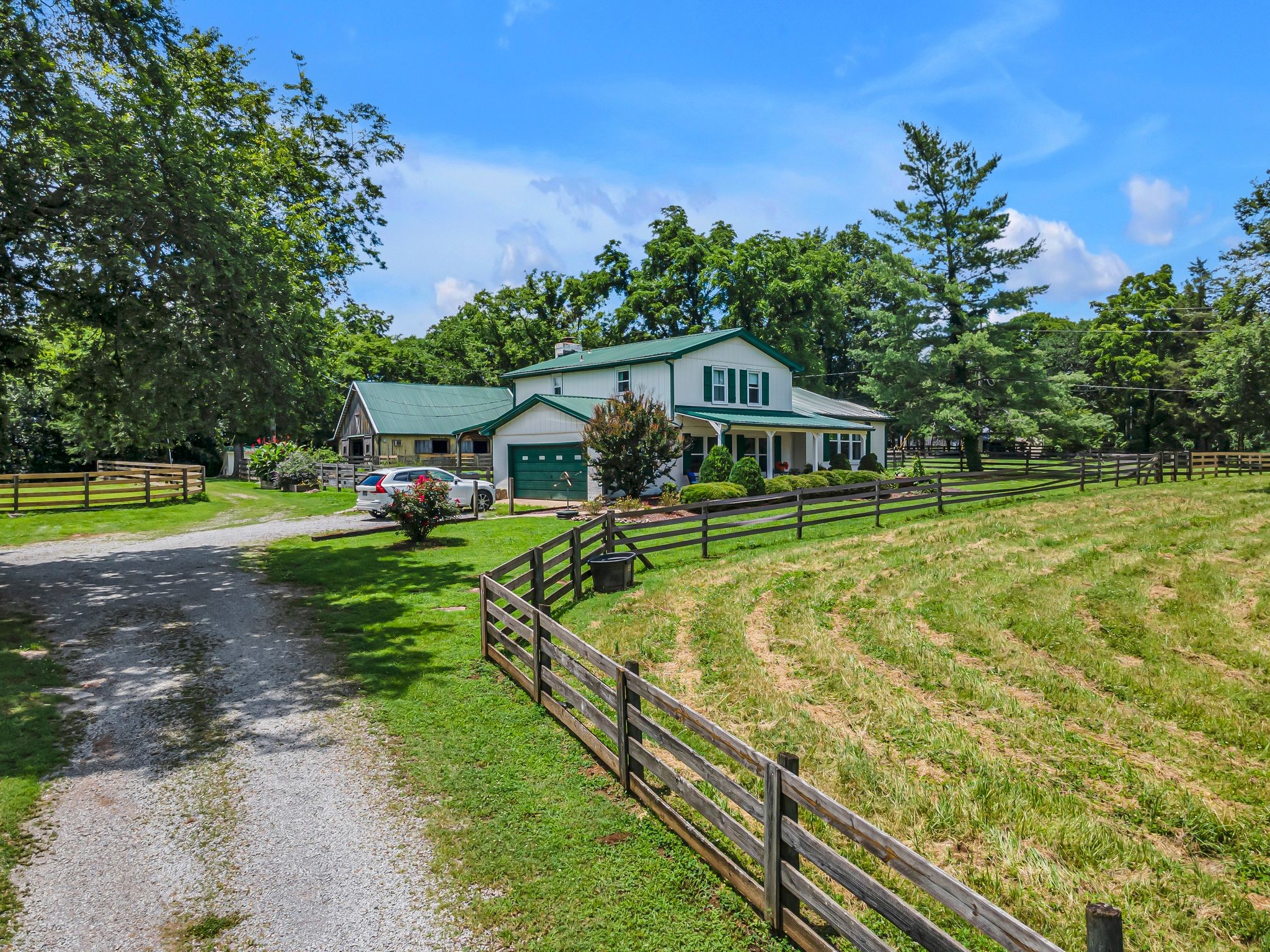 921 Hickory Hills Dr