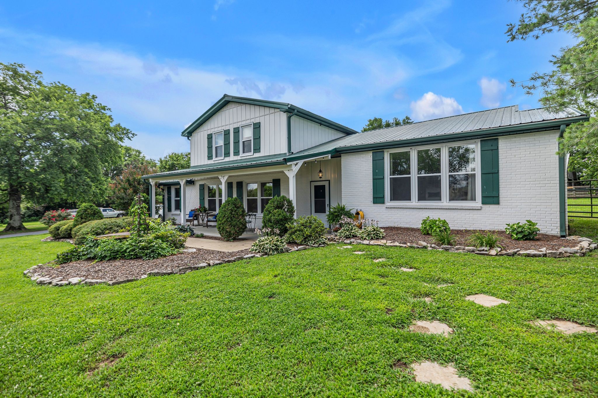 921 Hickory Hills Dr