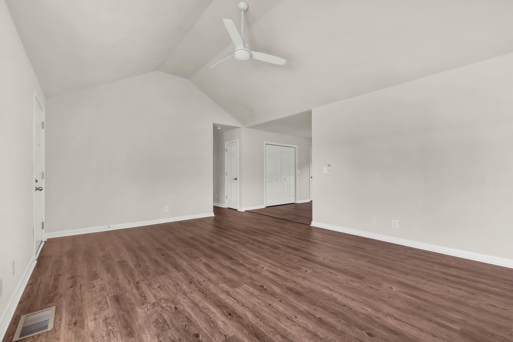 2863 Rome Ln