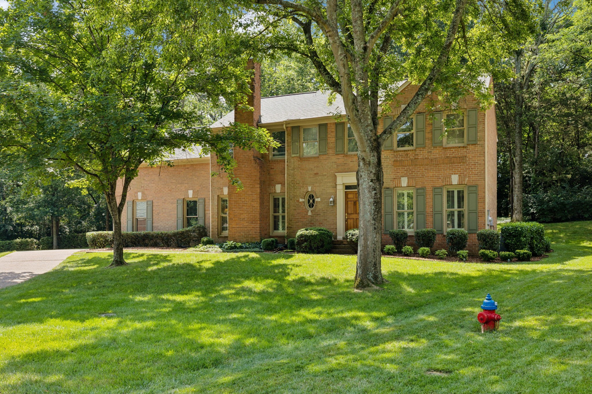 712 Roxburgh Cv