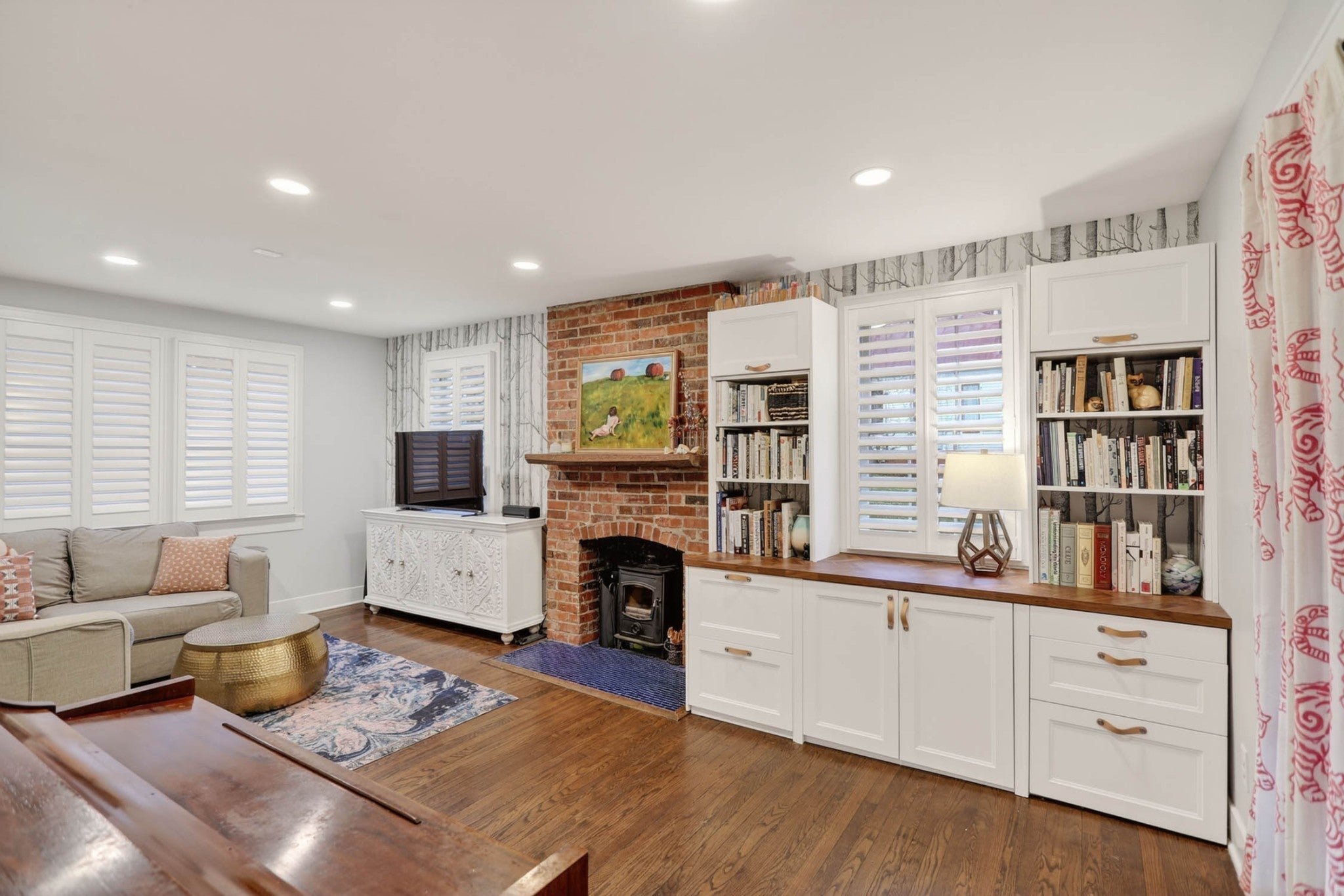 1035 Seymour Ave - Photo 2