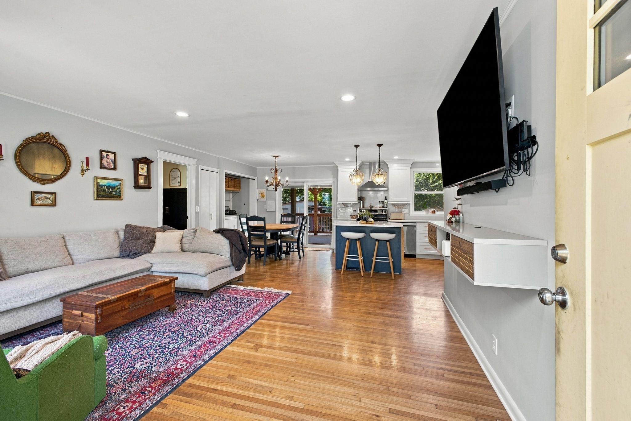 217 Oak Dr