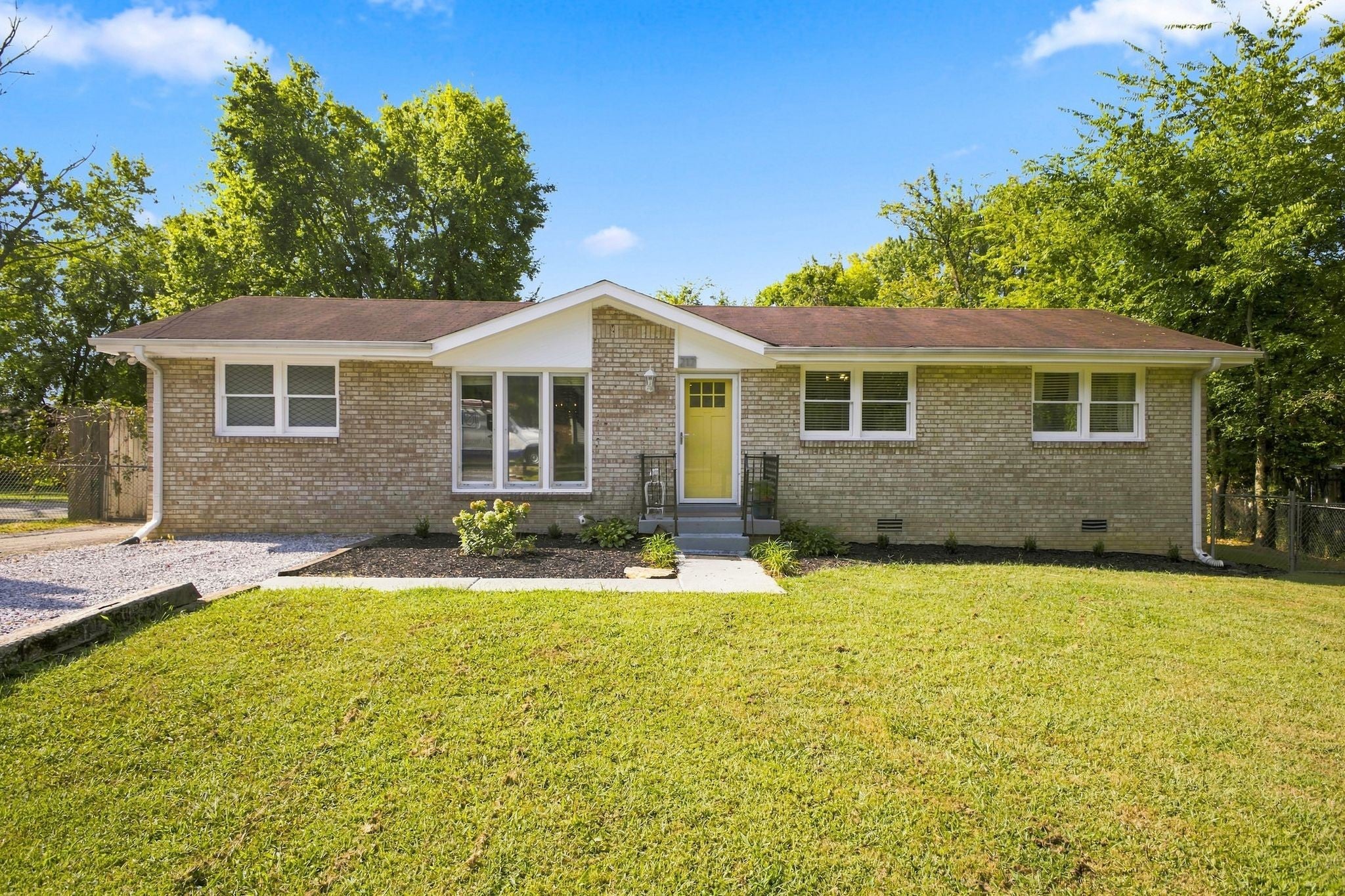 4-bed home sold in Franklin, TN 37064, 217 Oak Dr 217 Oak Dr, Franklin TN 37064 4-bed home, photo 1 of 31