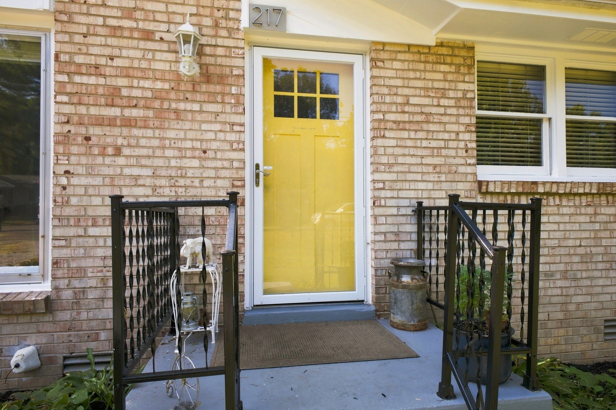 217 Oak Dr