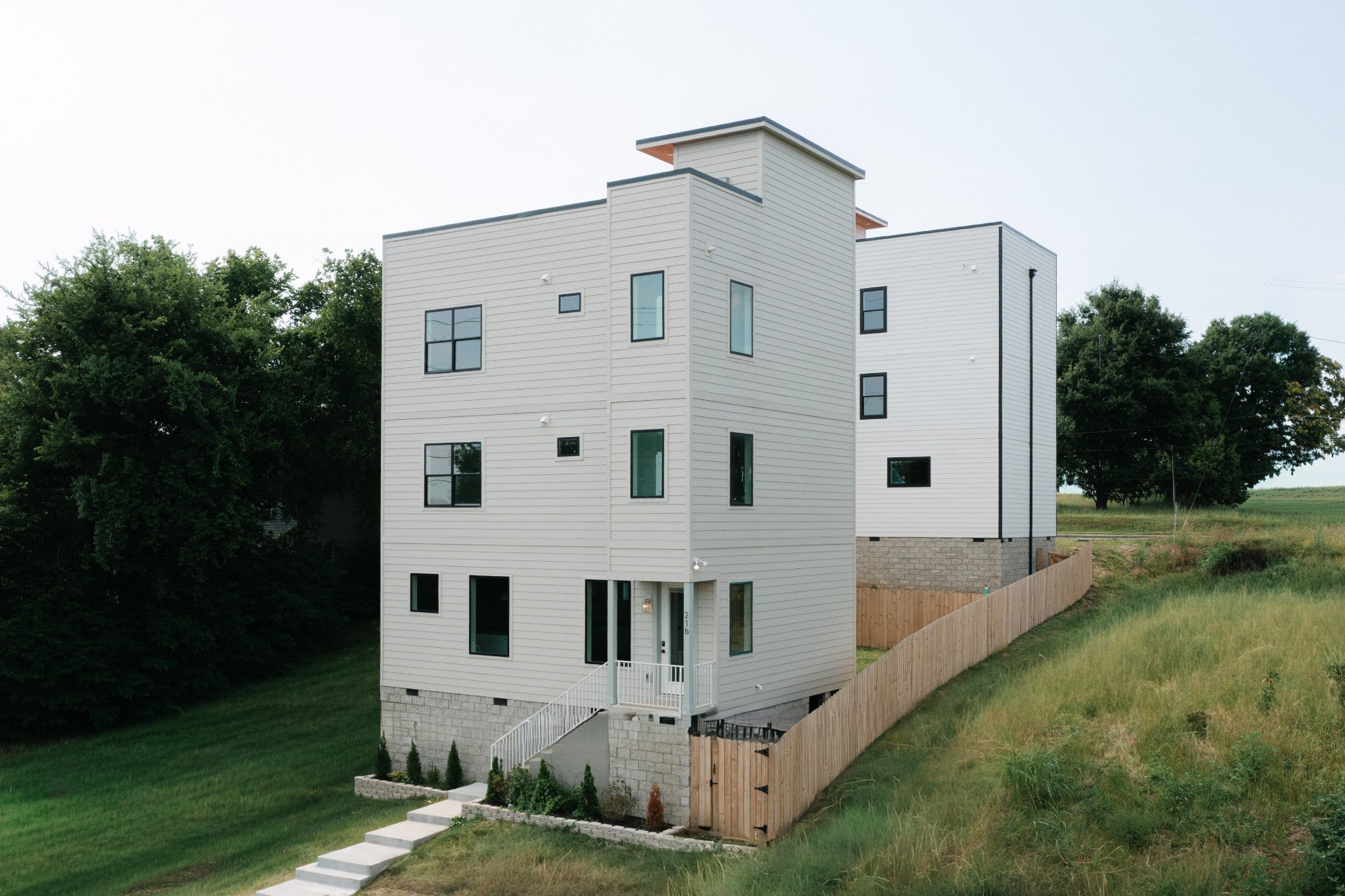 216 Meredith Ave