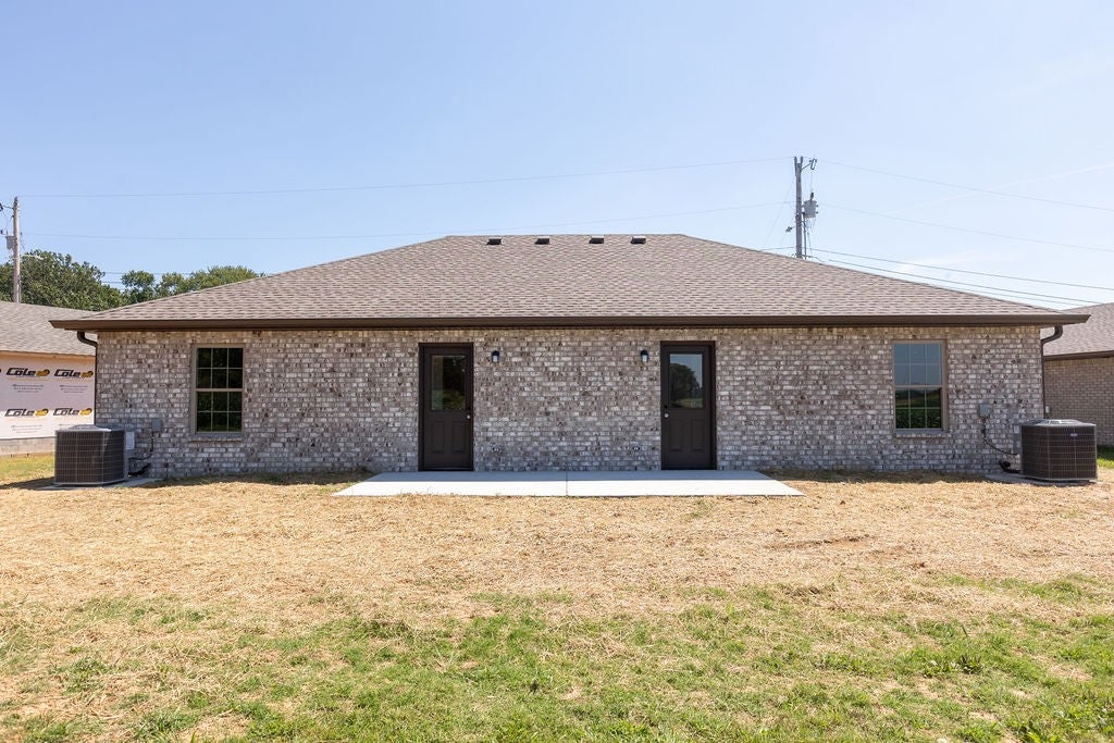 215 Kerr Way