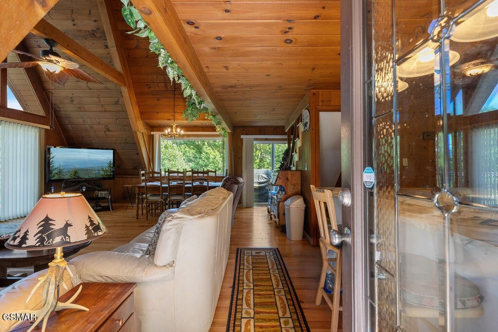1105 Lower Alpine Way